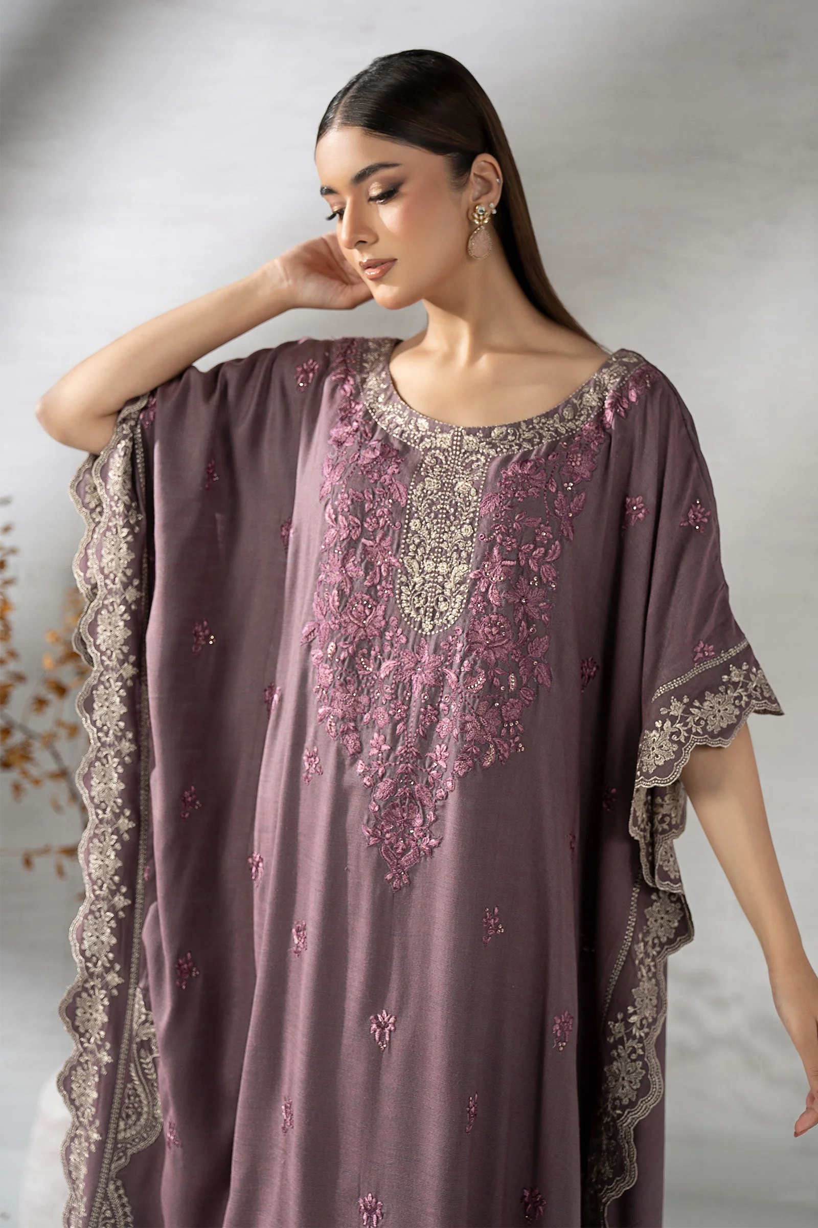 2 Piece Embroidered Woven Suit - Image 3
