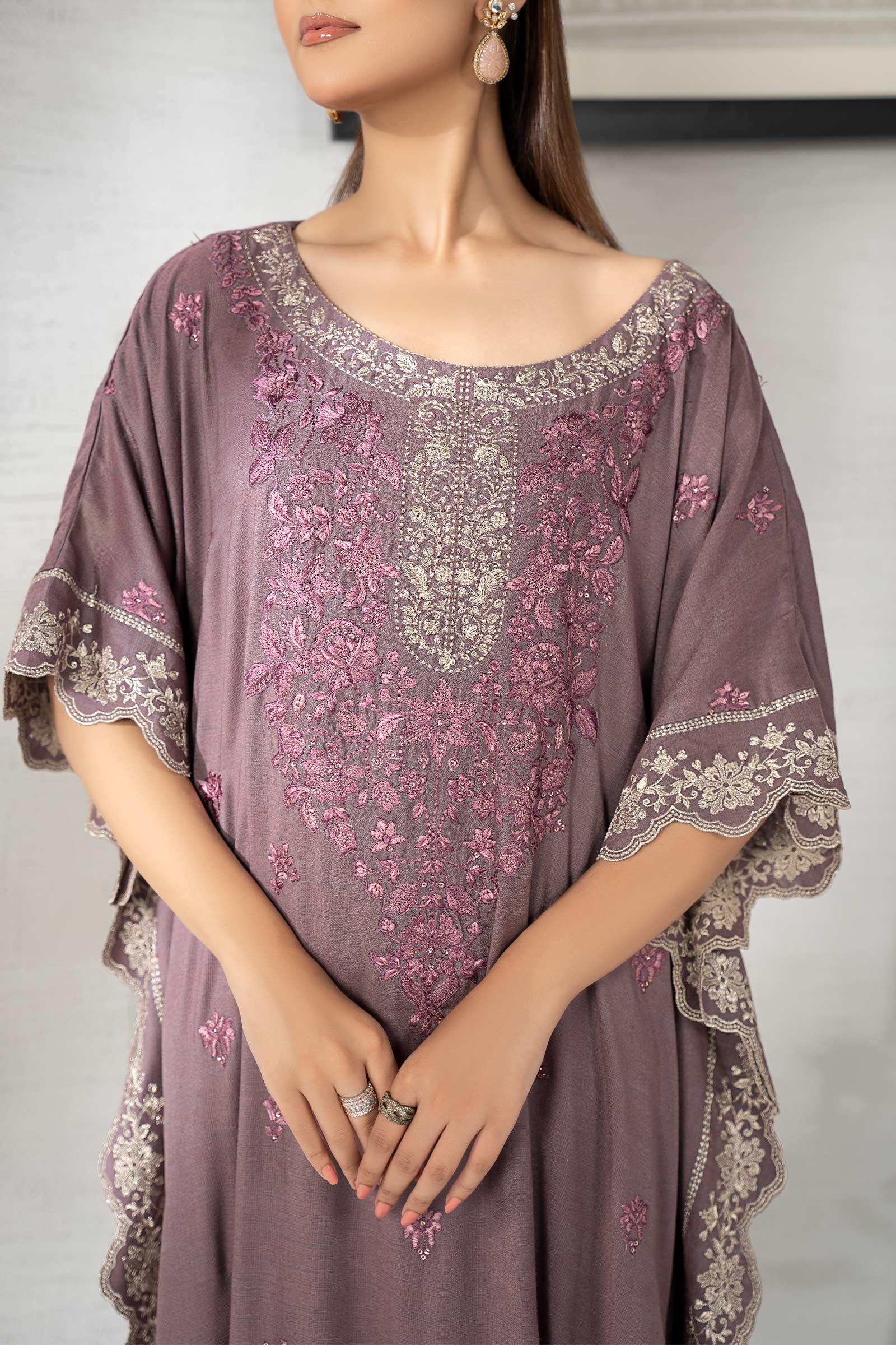 2 Piece Embroidered Woven Suit - Image 5