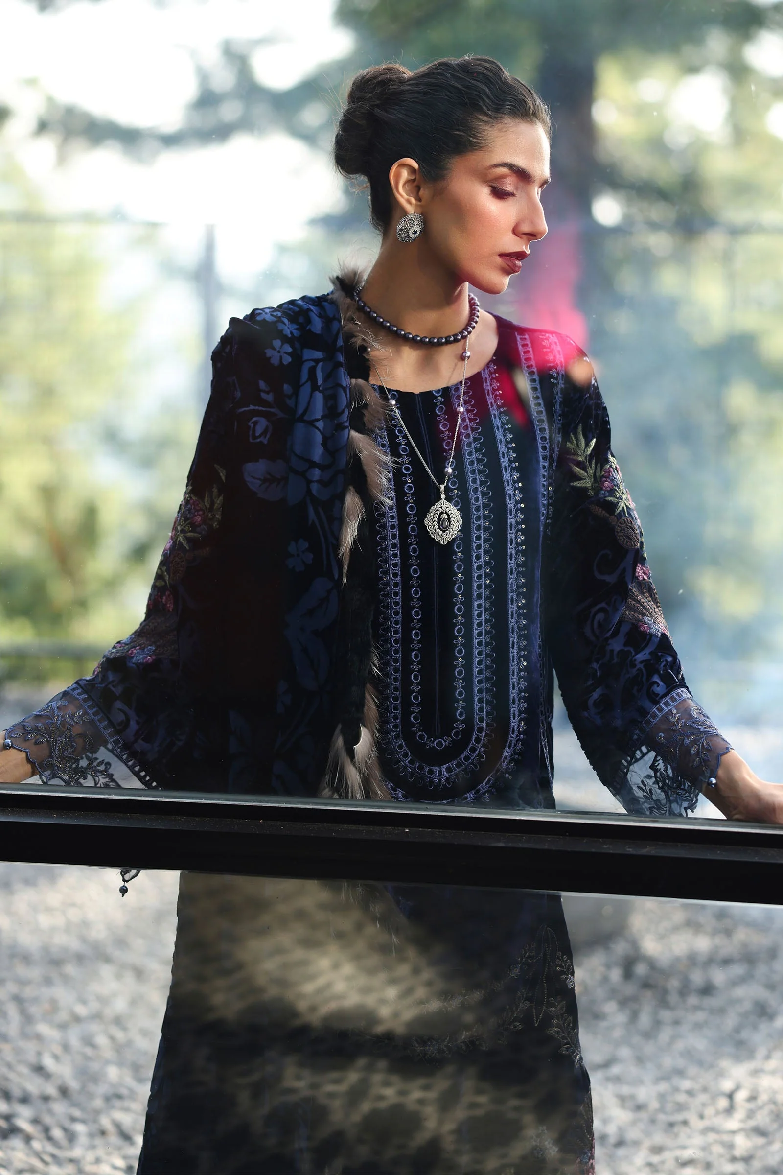 3 Piece Embroidered Velvet Suit - Image 4