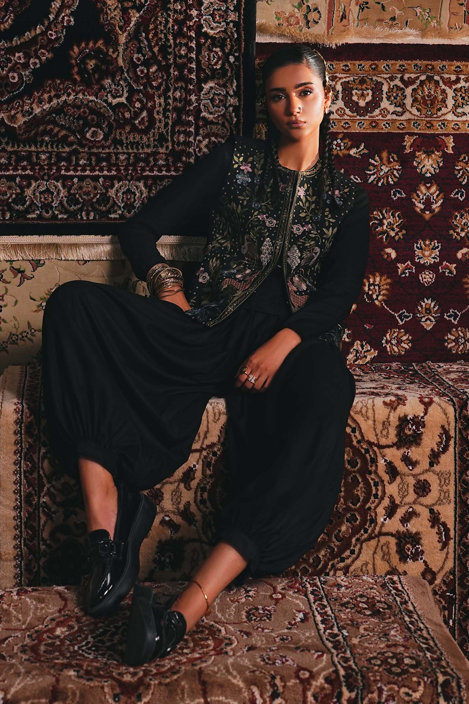 3 Piece Embroidered Khaddar Suit - Image 4
