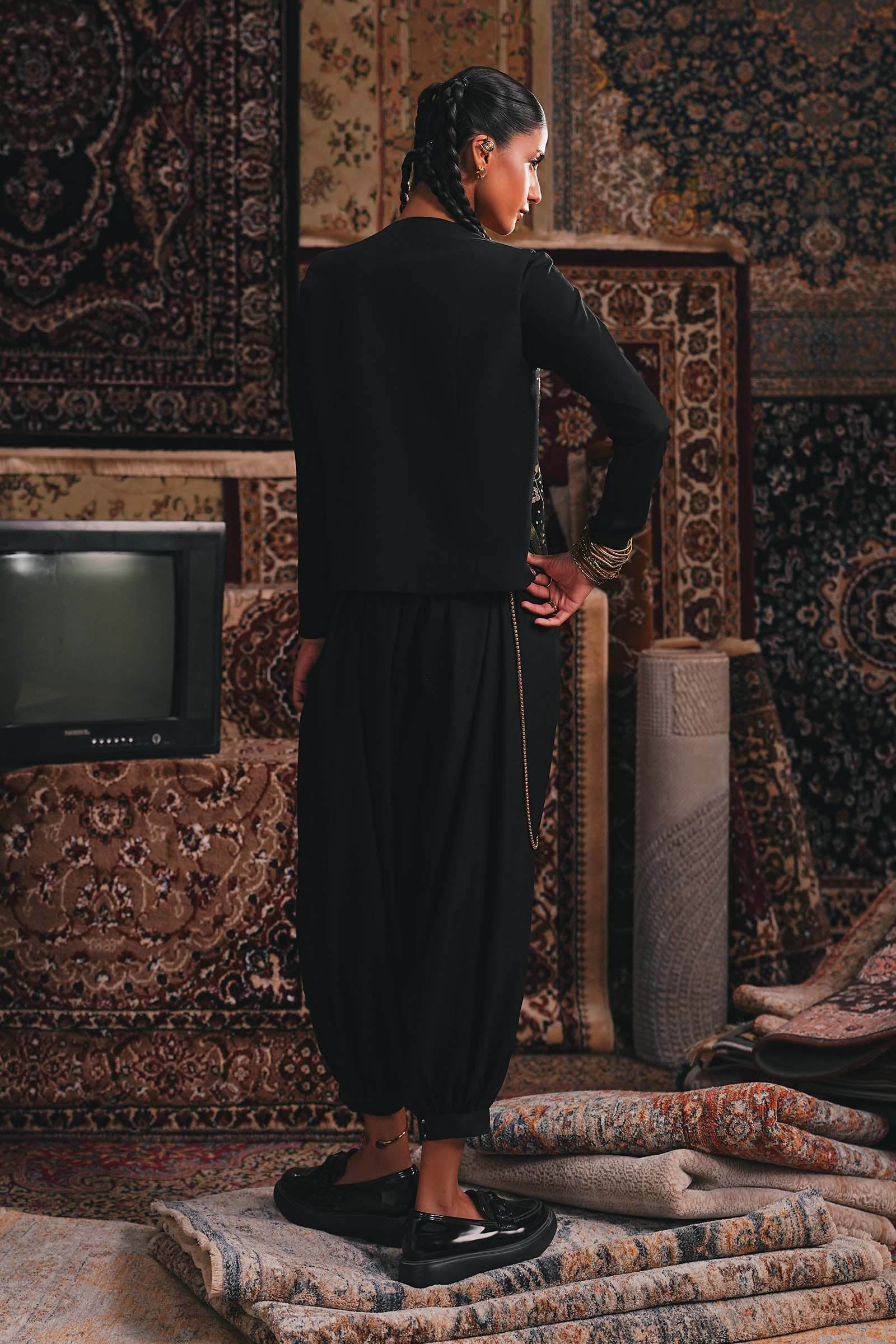 3 Piece Embroidered Khaddar Suit - Image 6