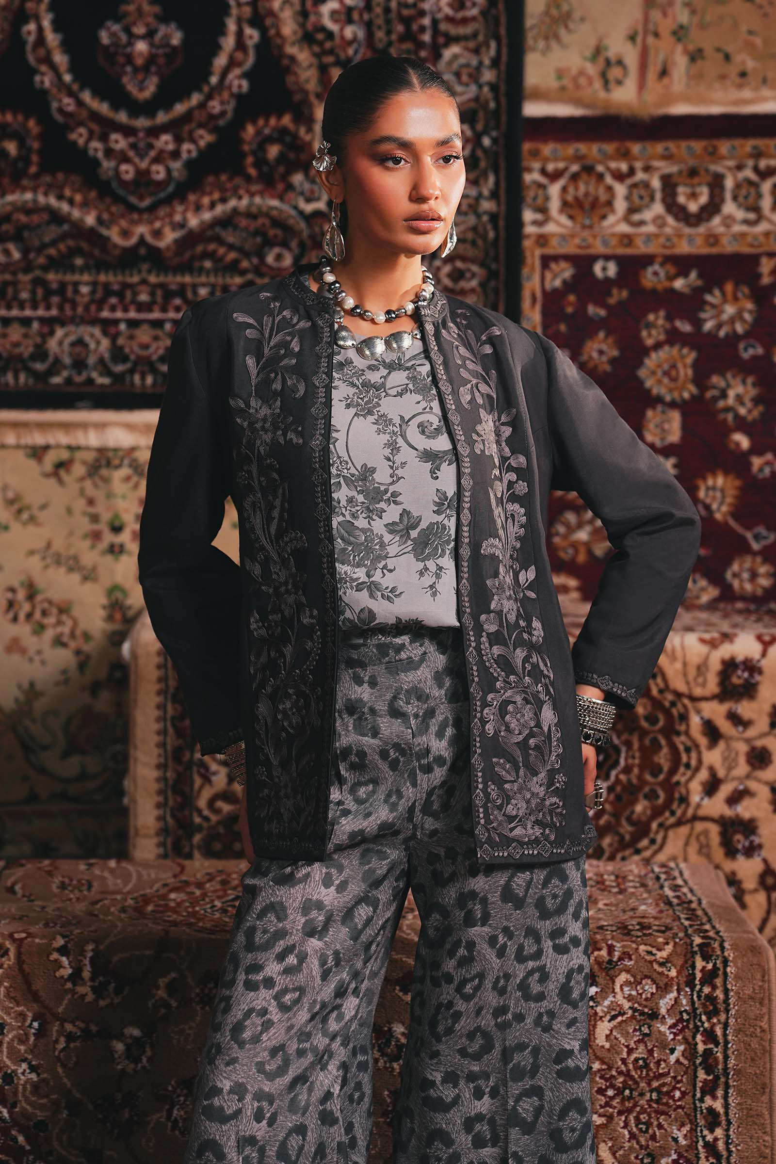 Embroidered Pk Raw Silk Jacket Set - Image 3