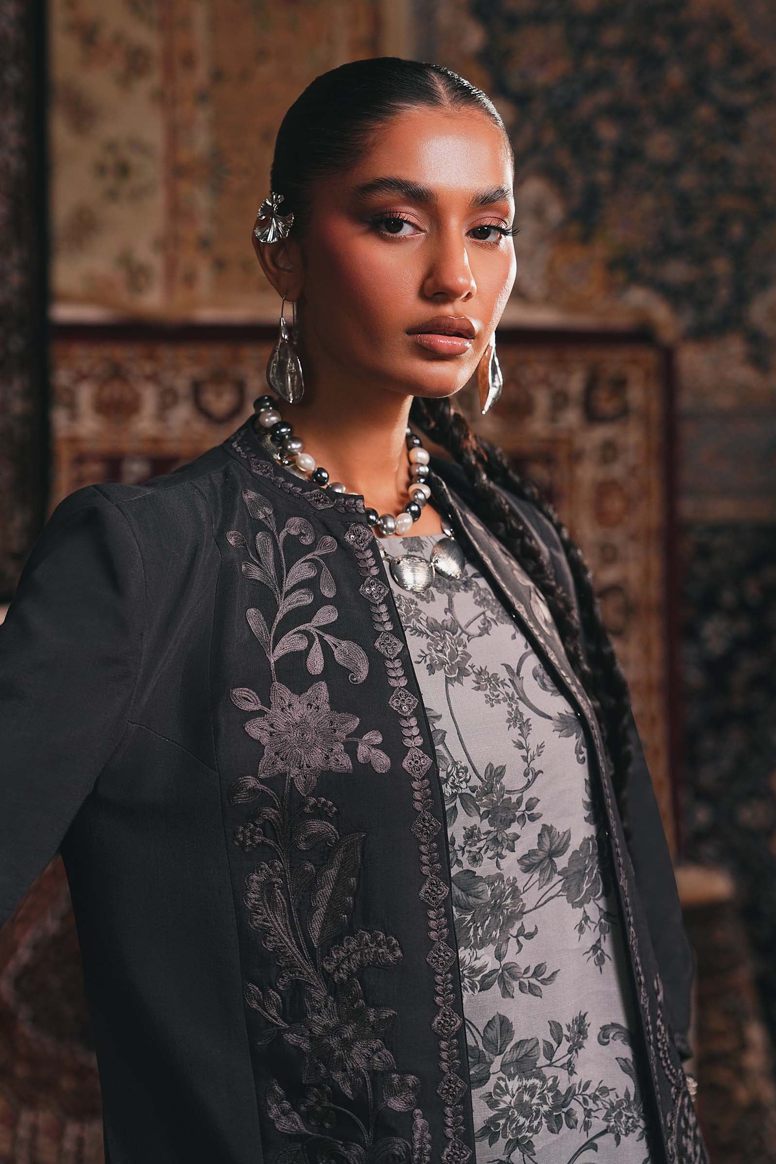 Embroidered Pk Raw Silk Jacket Set - Image 5