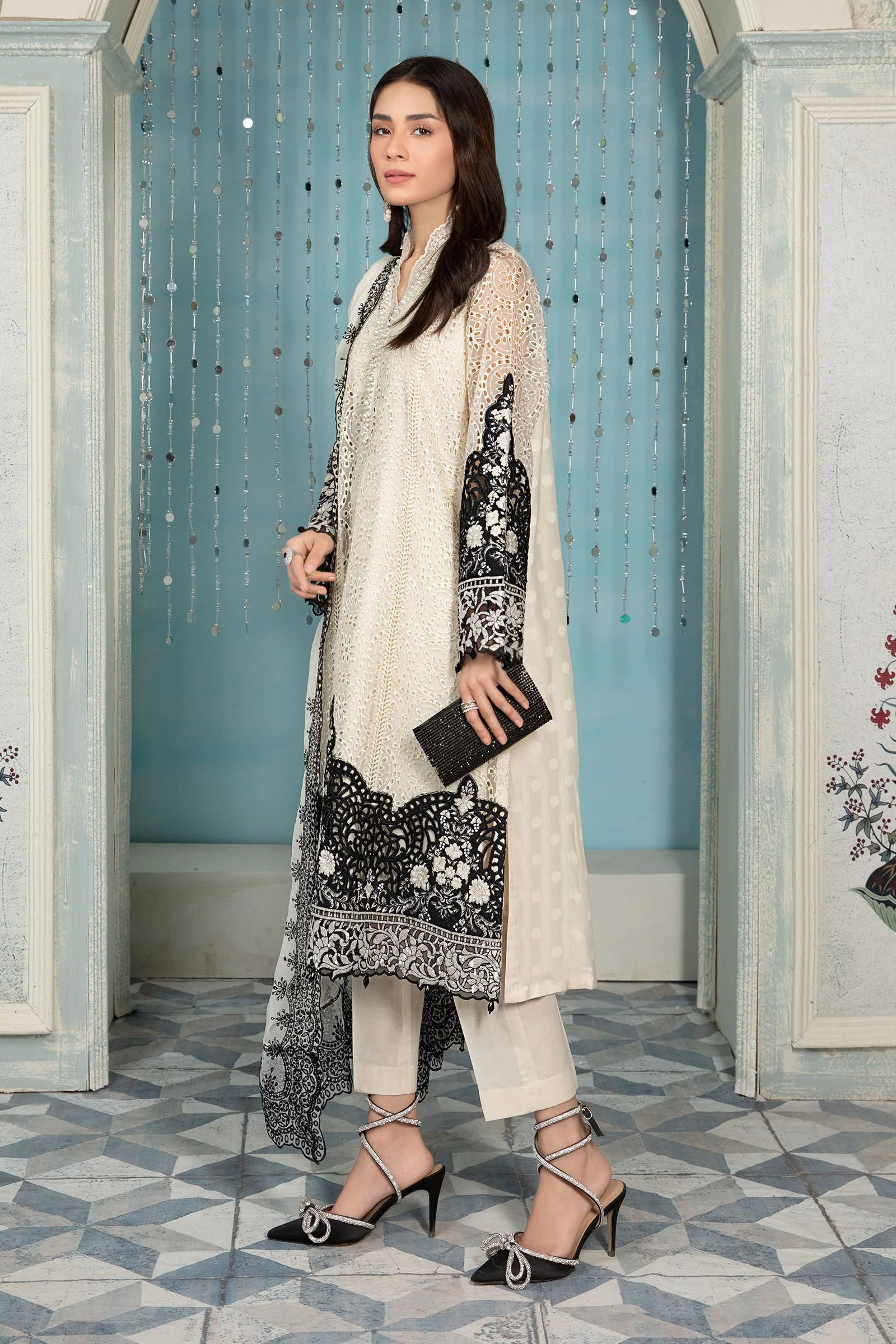 Suit Off White and Black ELS-22-05 - Image 2