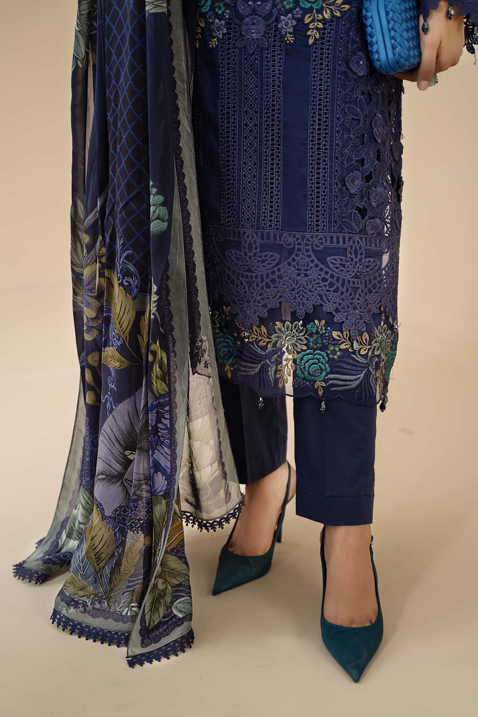 3 Piece Embroidered Lawn Suit | ELS-24-09 - Image 4