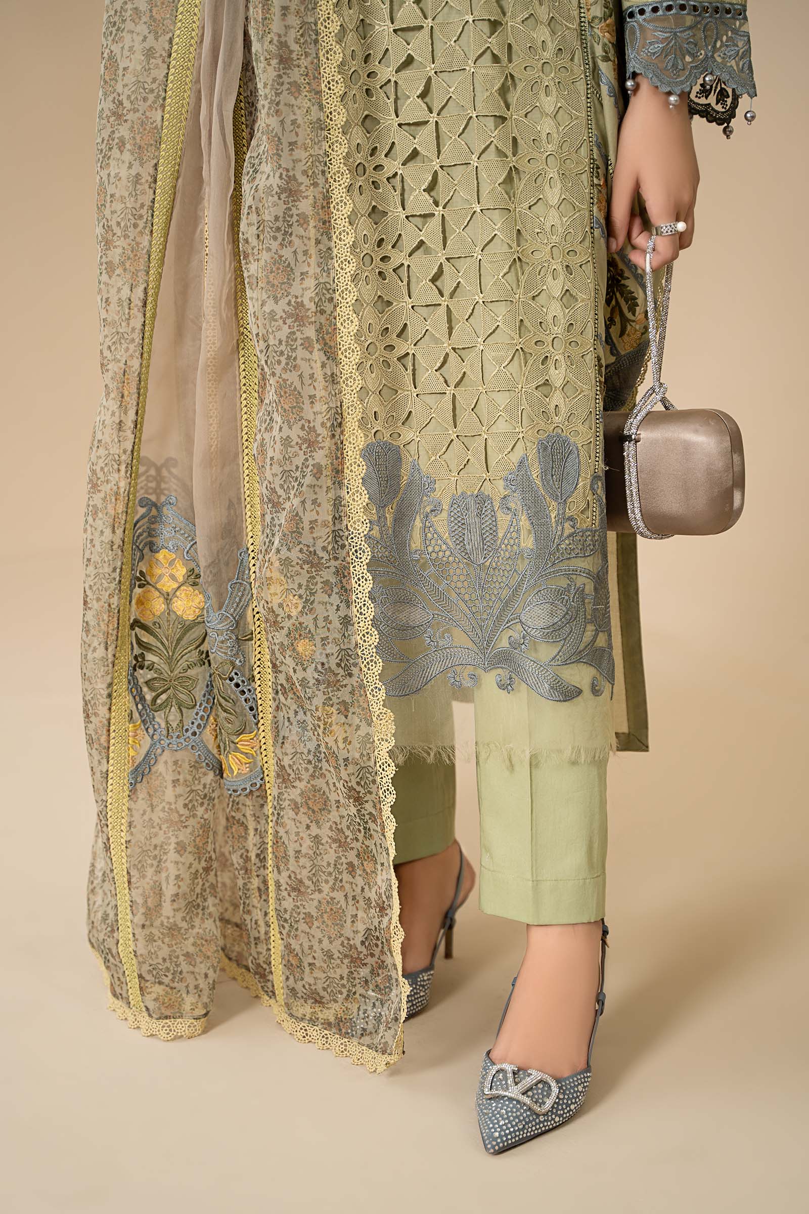 3 Piece Embroidered Lawn Suit | ELS-24-10 - Image 4