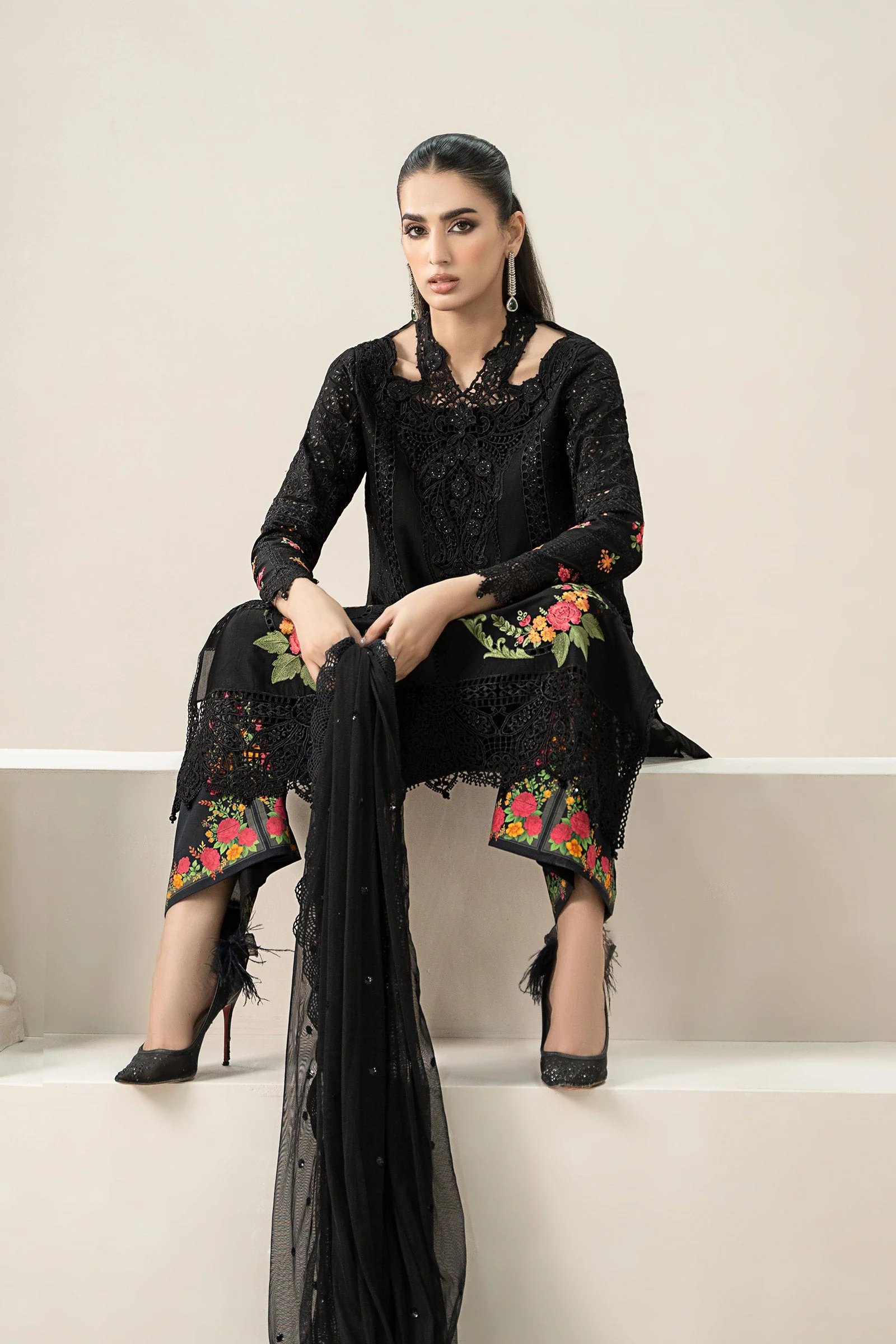 3 Piece Embroidered Lawn Suit | ELS-25-01 - Image 3