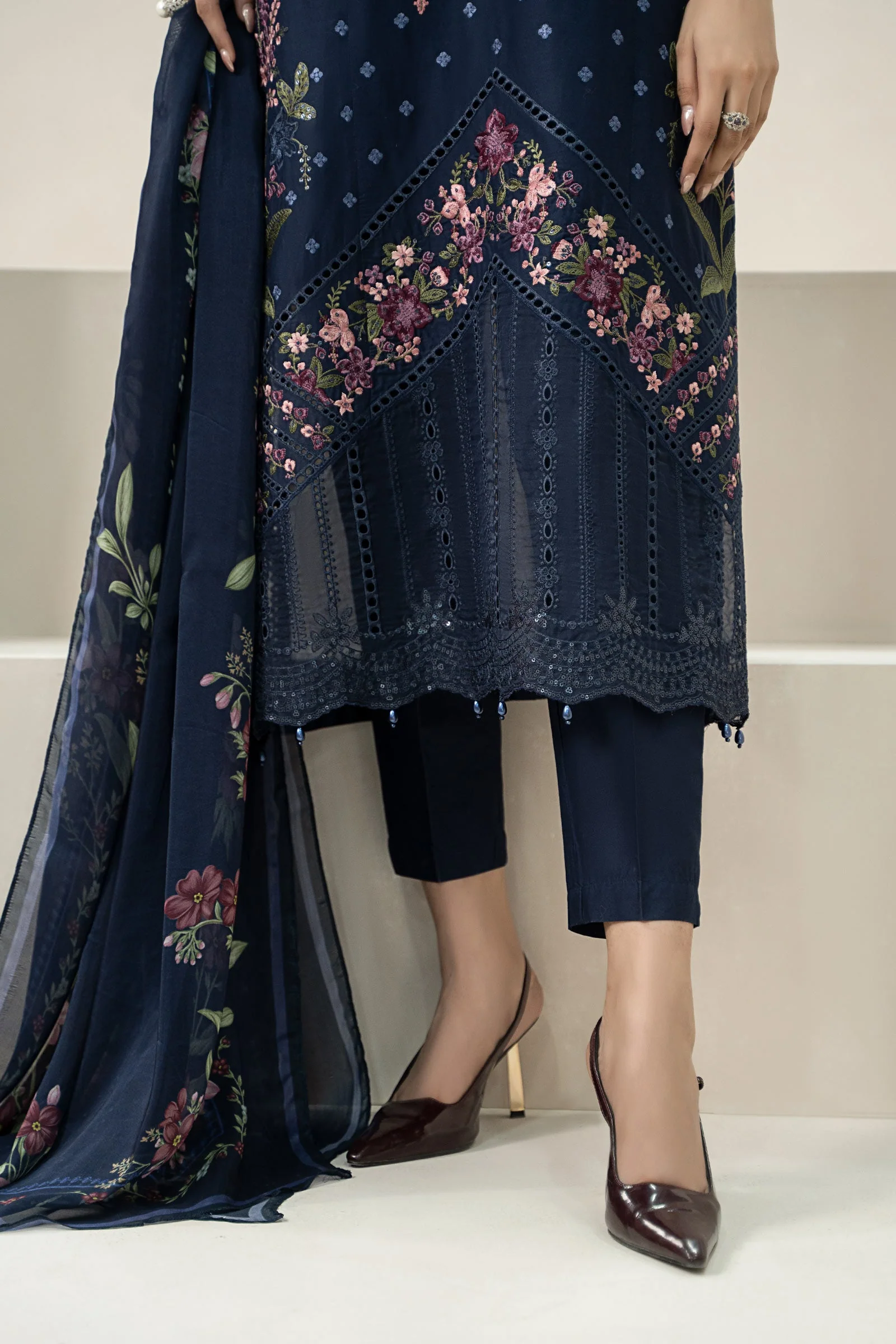 3 Piece Embroidered Lawn Suit | ELS-25-10 - Image 4