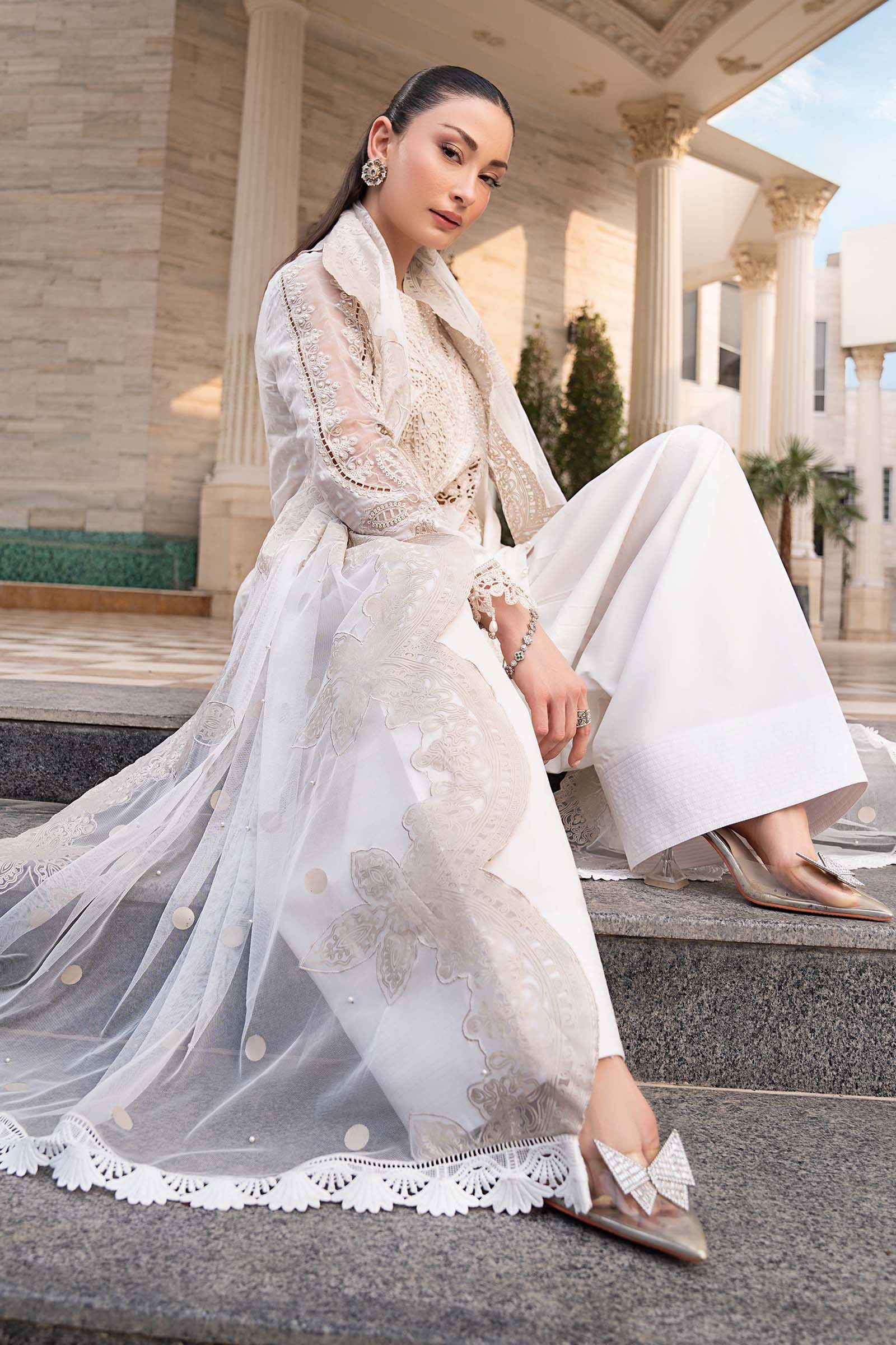 3 Piece Embroidered Jacquard Lawn Suit - Image 3