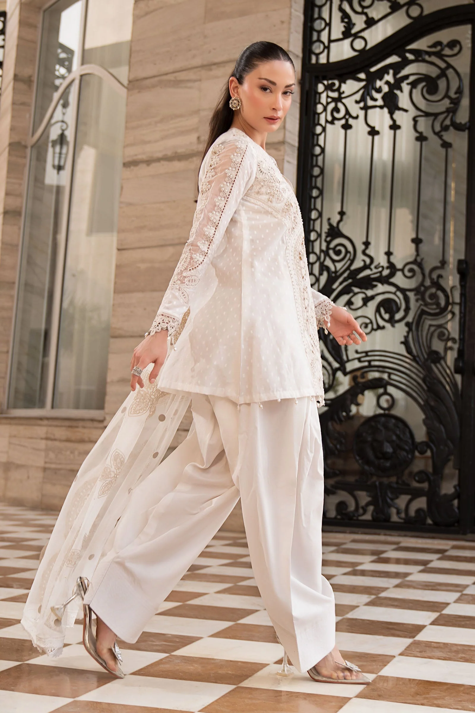 3 Piece Embroidered Jacquard Lawn Suit - Image 4
