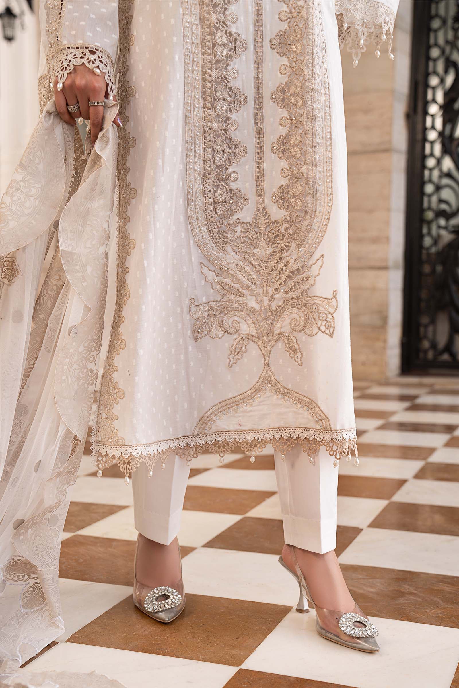 3 Piece Embroidered Jacquard Lawn Suit - Image 8