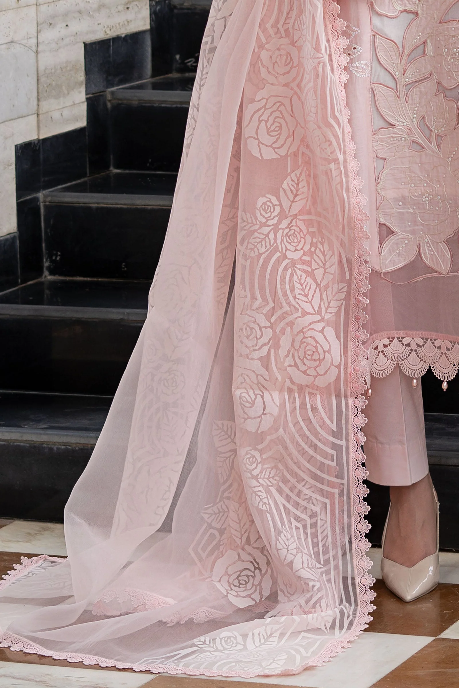 3 Piece Embroidered Lawn Suit - Image 6
