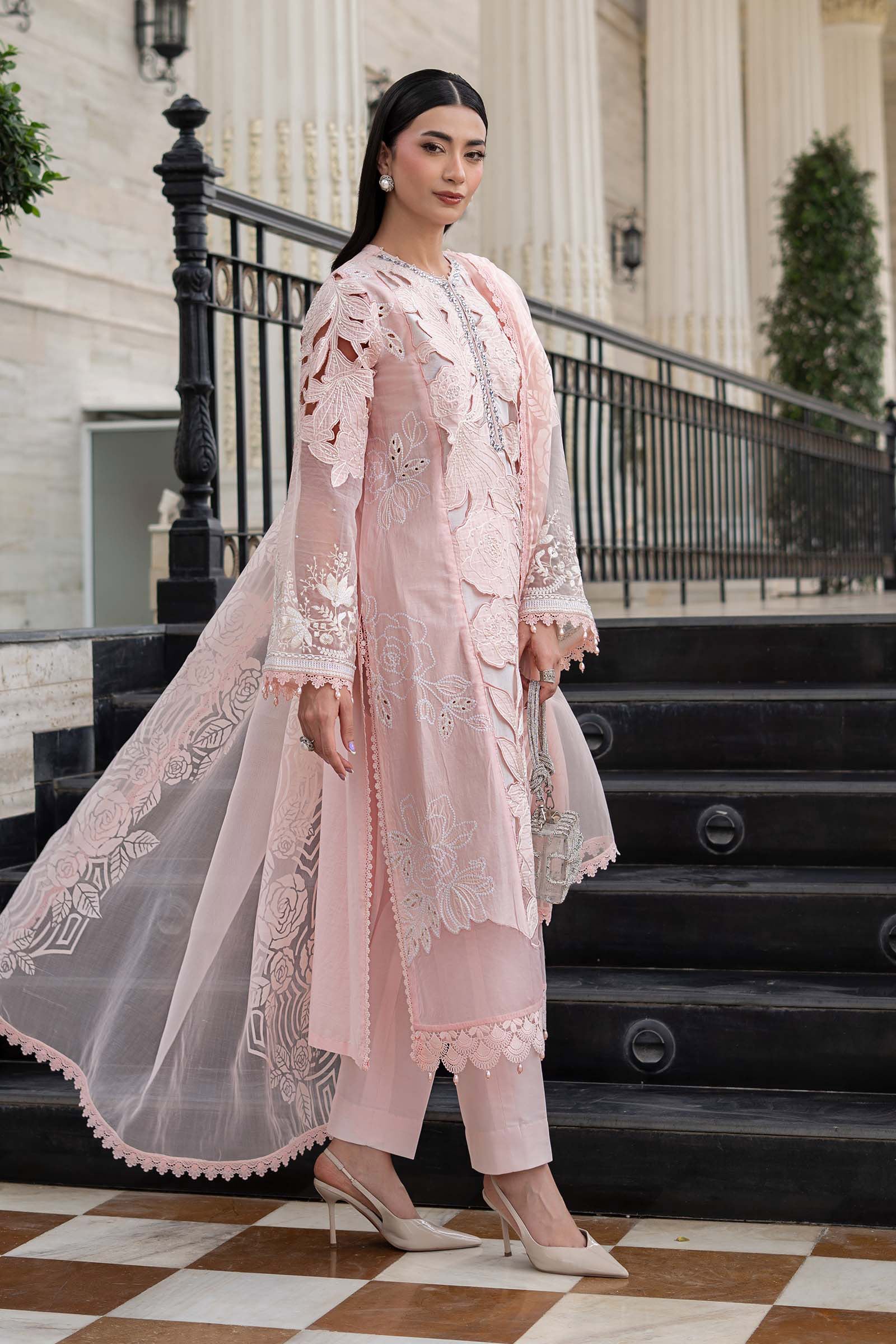 3 Piece Embroidered Lawn Suit - Image 8