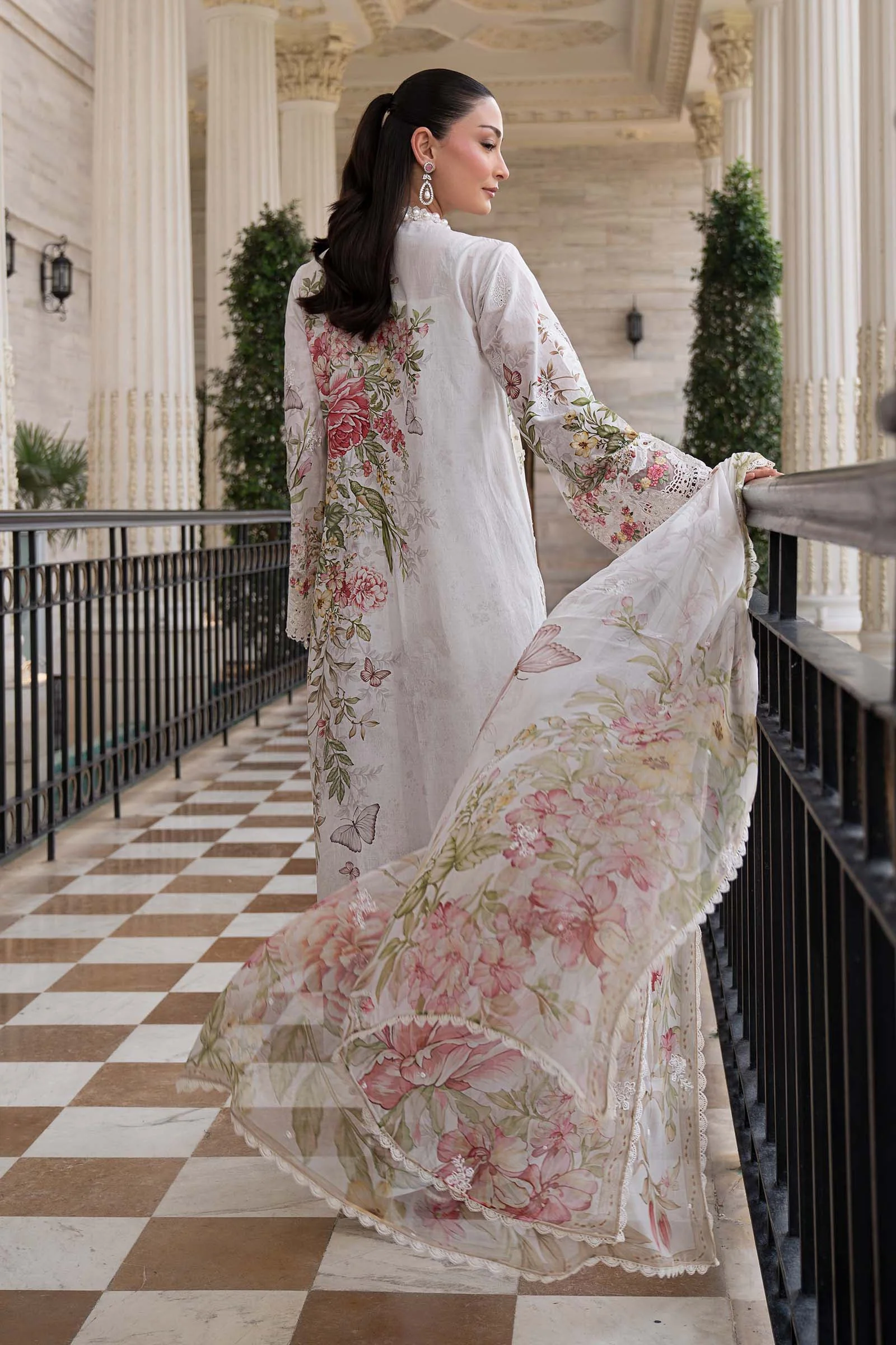 3 Piece Embroidered Lawn Suit - Image 7