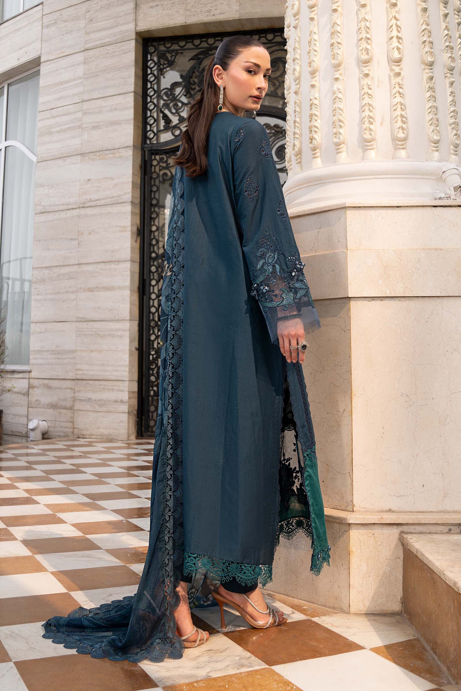 3 Piece Embroidered Lawn Suit - Image 8