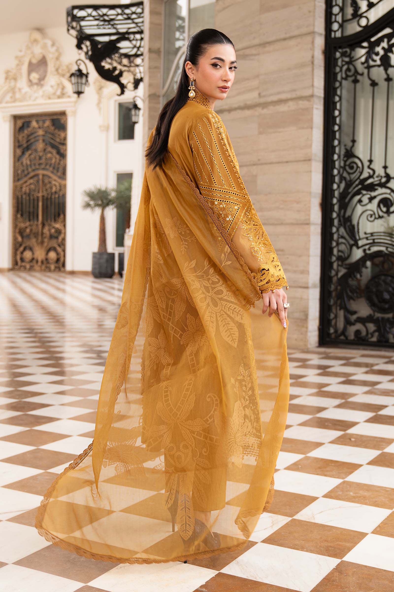 3 Piece Embroidered Lawn Suit - Image 8