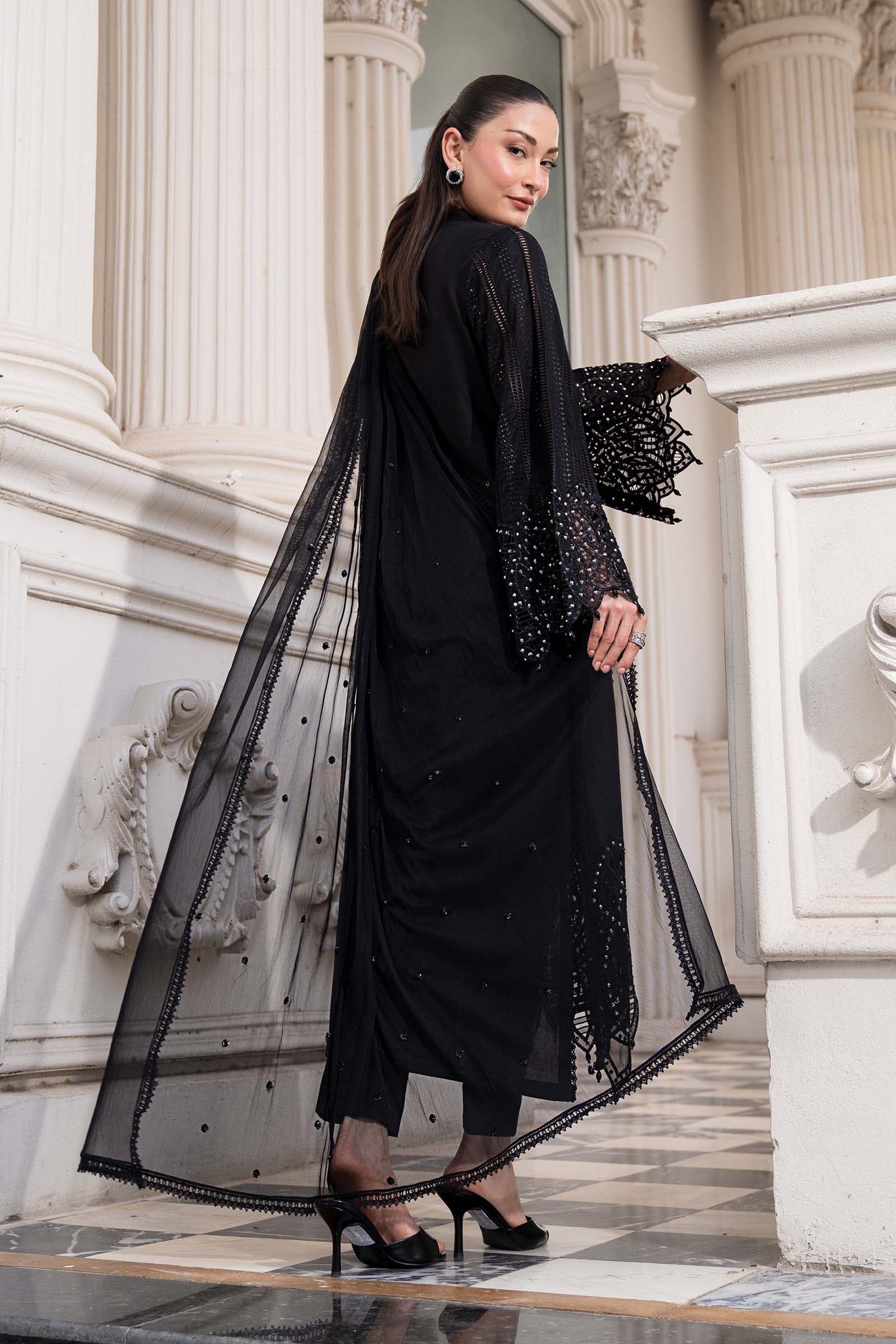 3 Piece Embroidered Lawn Suit - Image 10