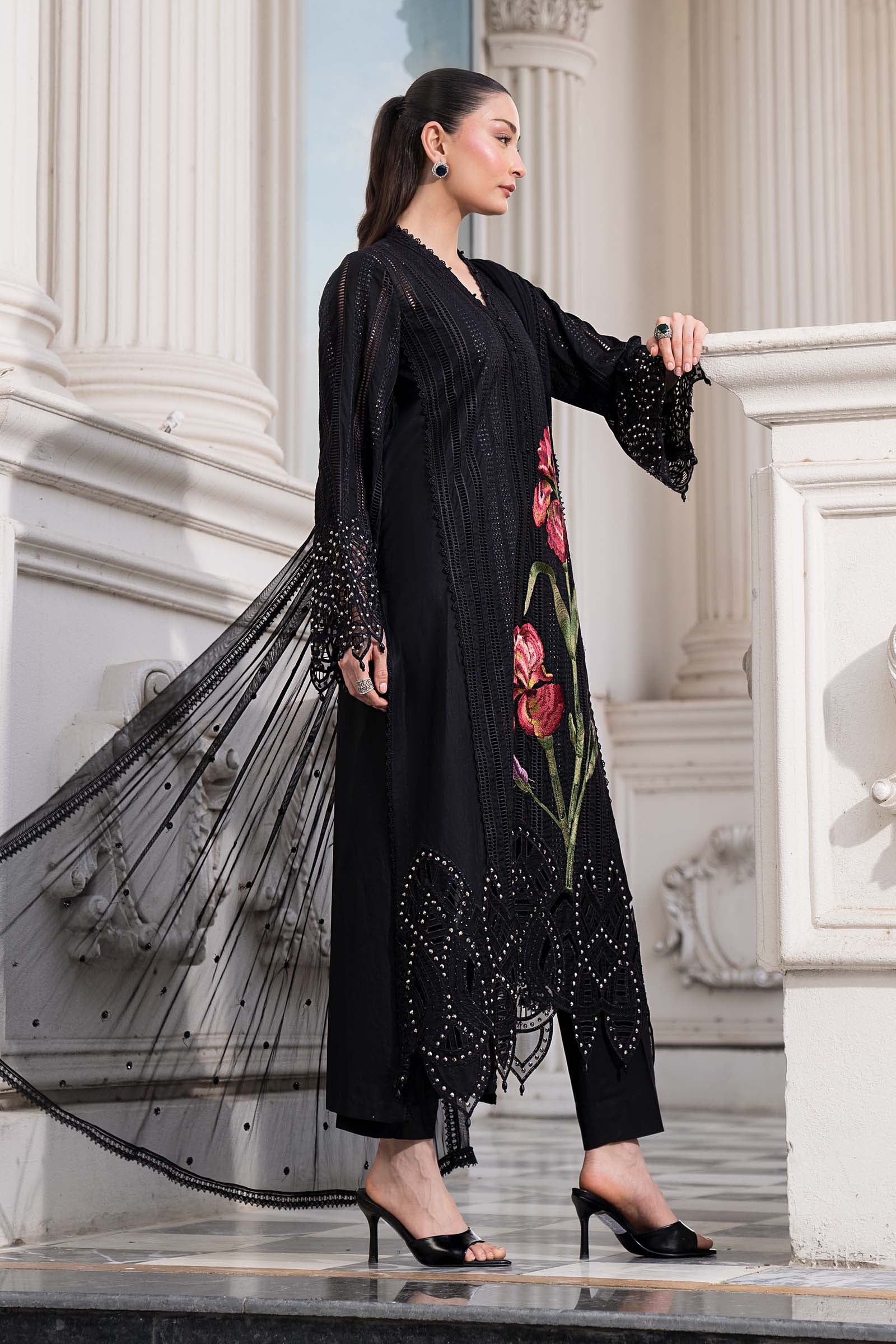 3 Piece Embroidered Lawn Suit - Image 6