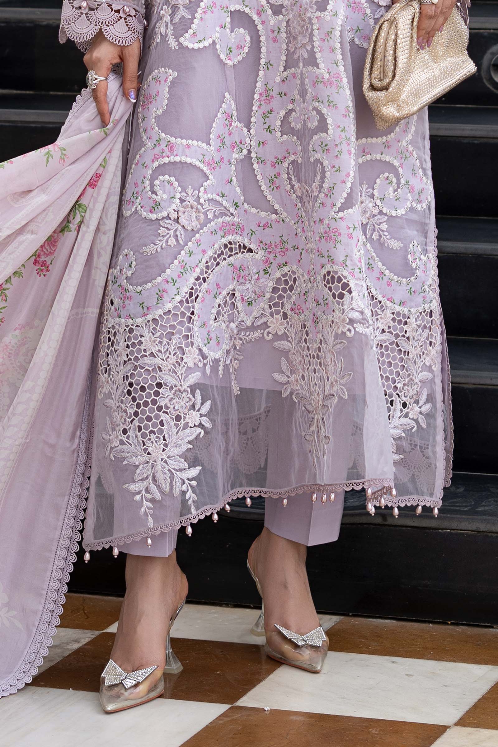 3 Piece Embroidered Lawn Suit - Image 6