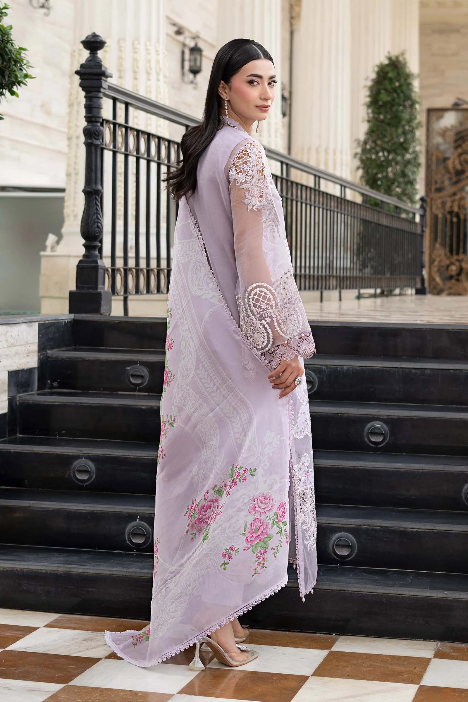 3 Piece Embroidered Lawn Suit - Image 8