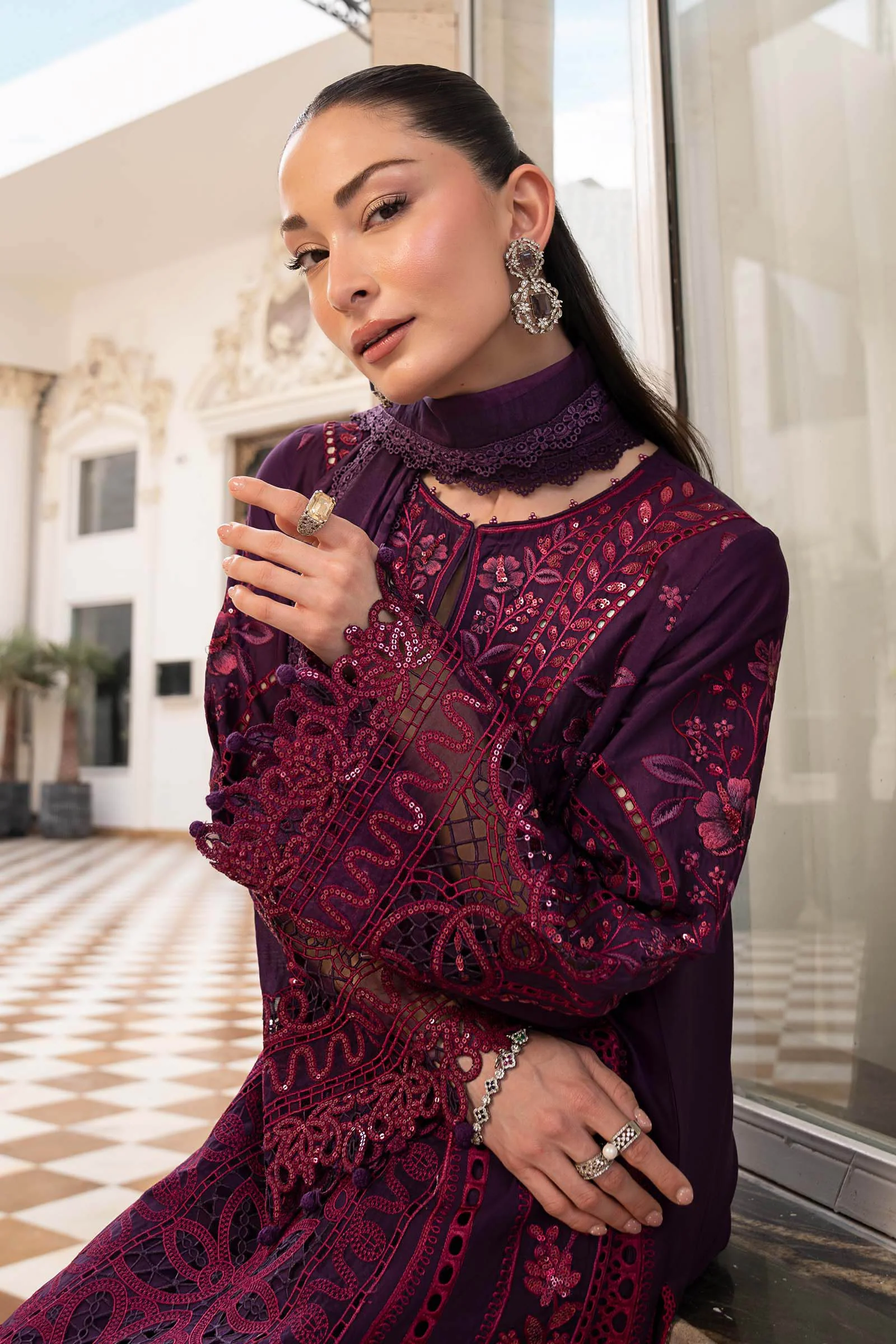 3 Piece Embroidered Lawn Suit - Image 4