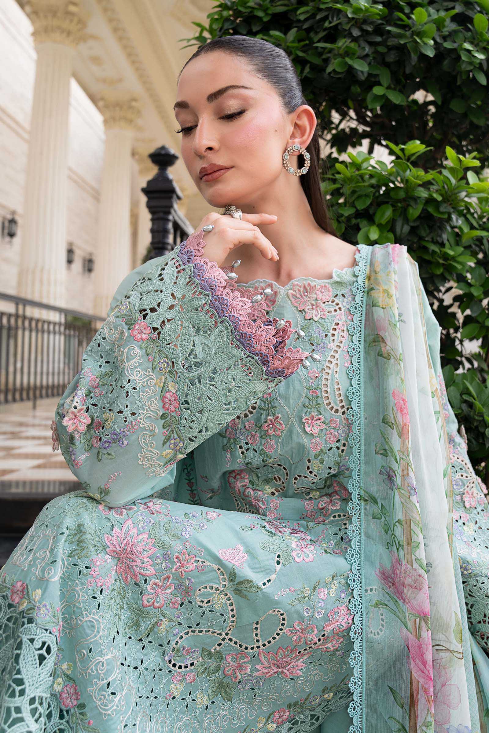 3 Piece Embroidered Lawn Suit - Image 2
