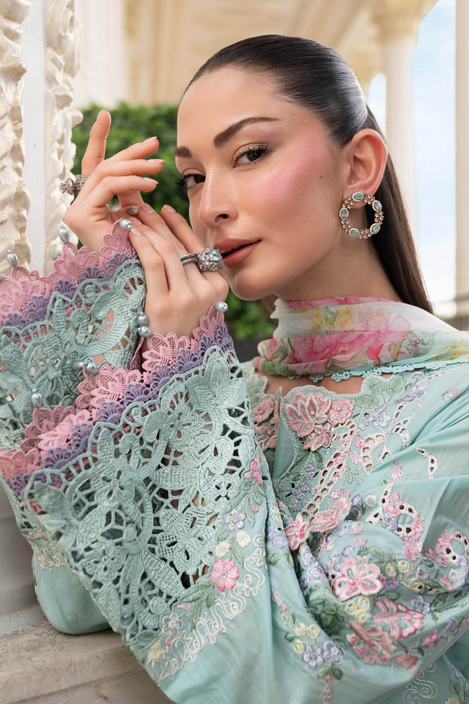 3 Piece Embroidered Lawn Suit - Image 3