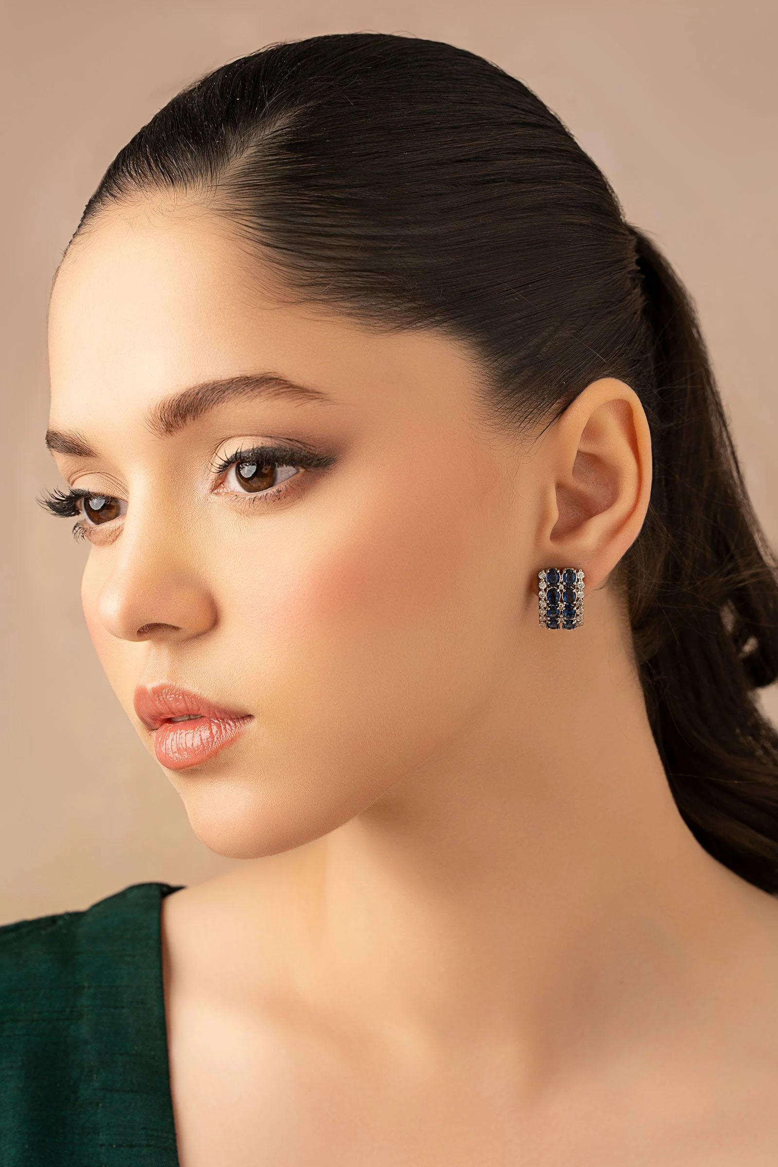 Injila Studs