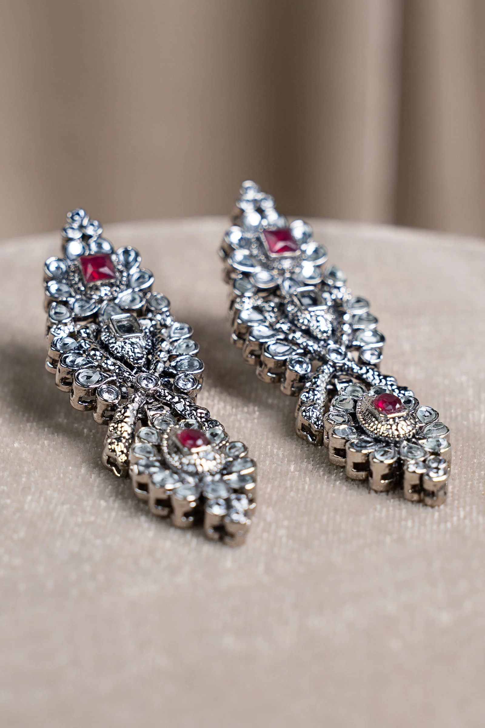 Zarghuna Earrings - Image 4