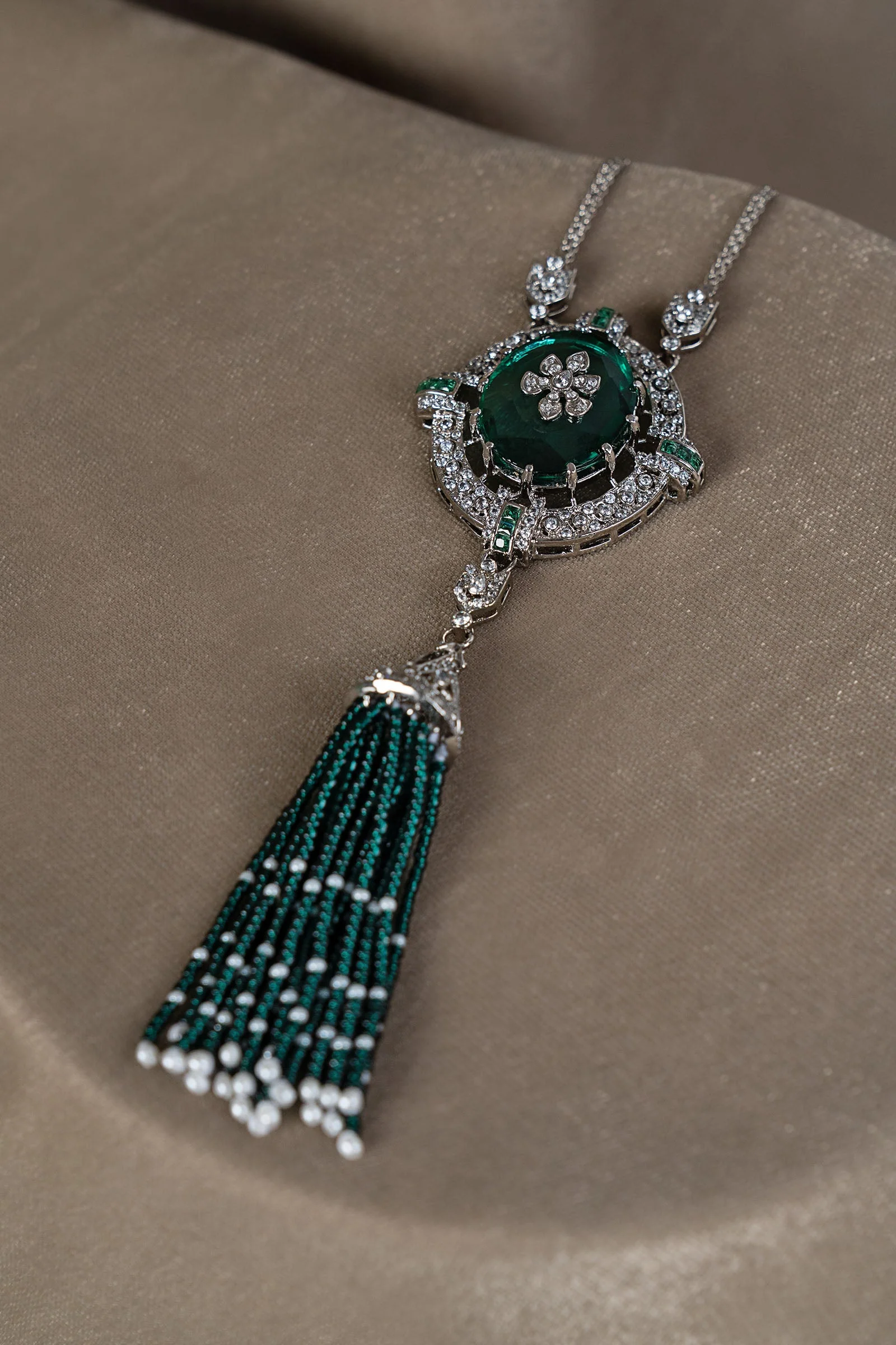 Avelora Pendant - Image 5