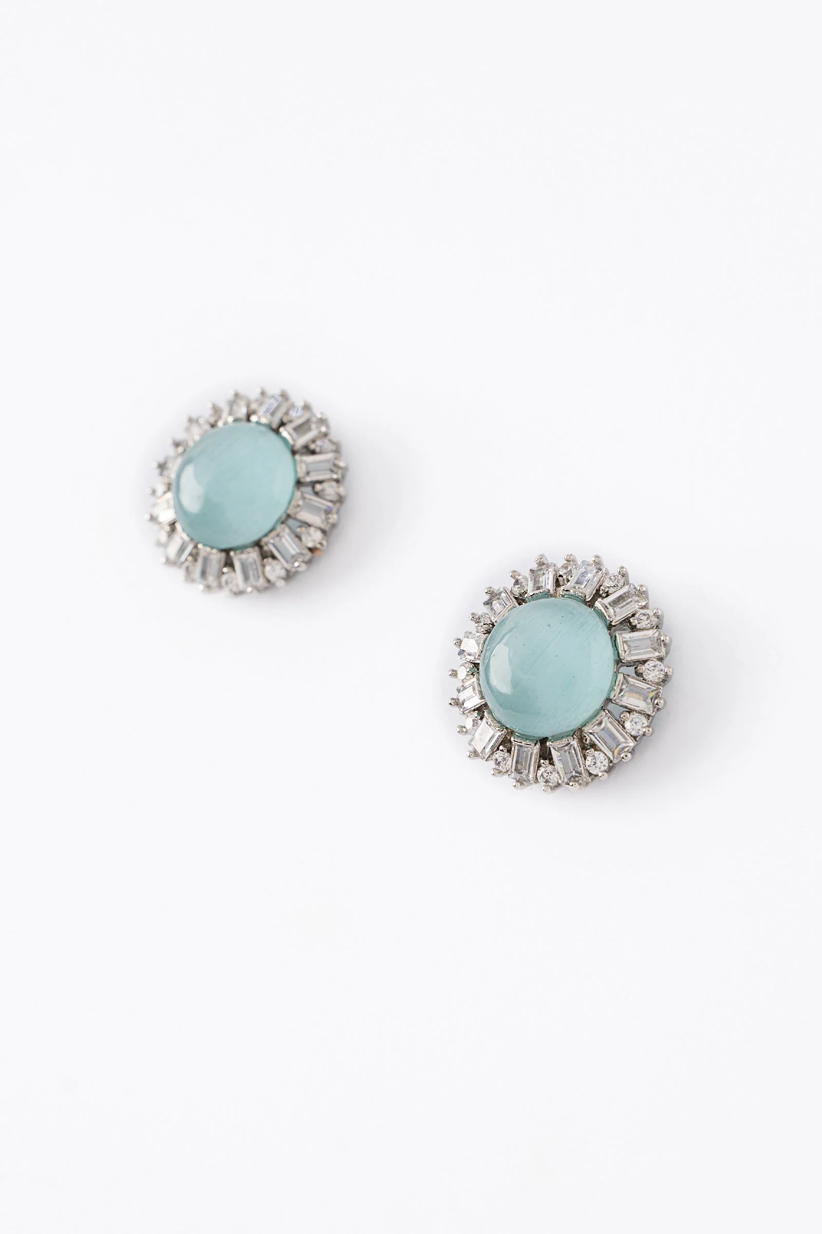 Minimalist Studs - Image 4