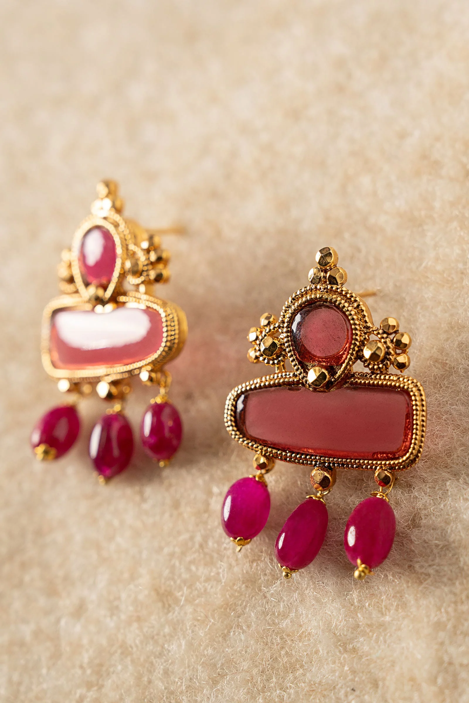 Onyrella Studs - Image 4