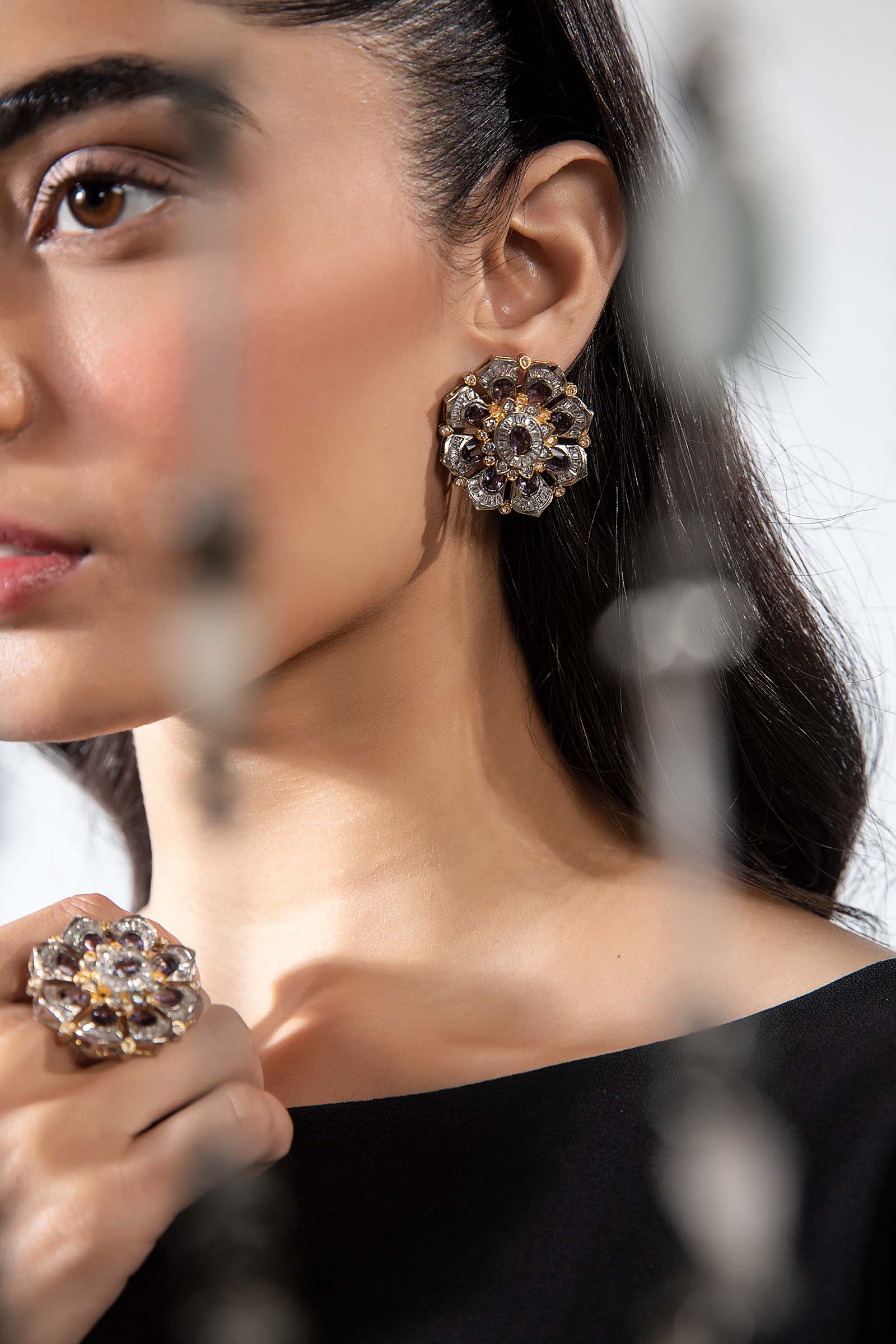 Stud Earrings & Ring Set - Image 4