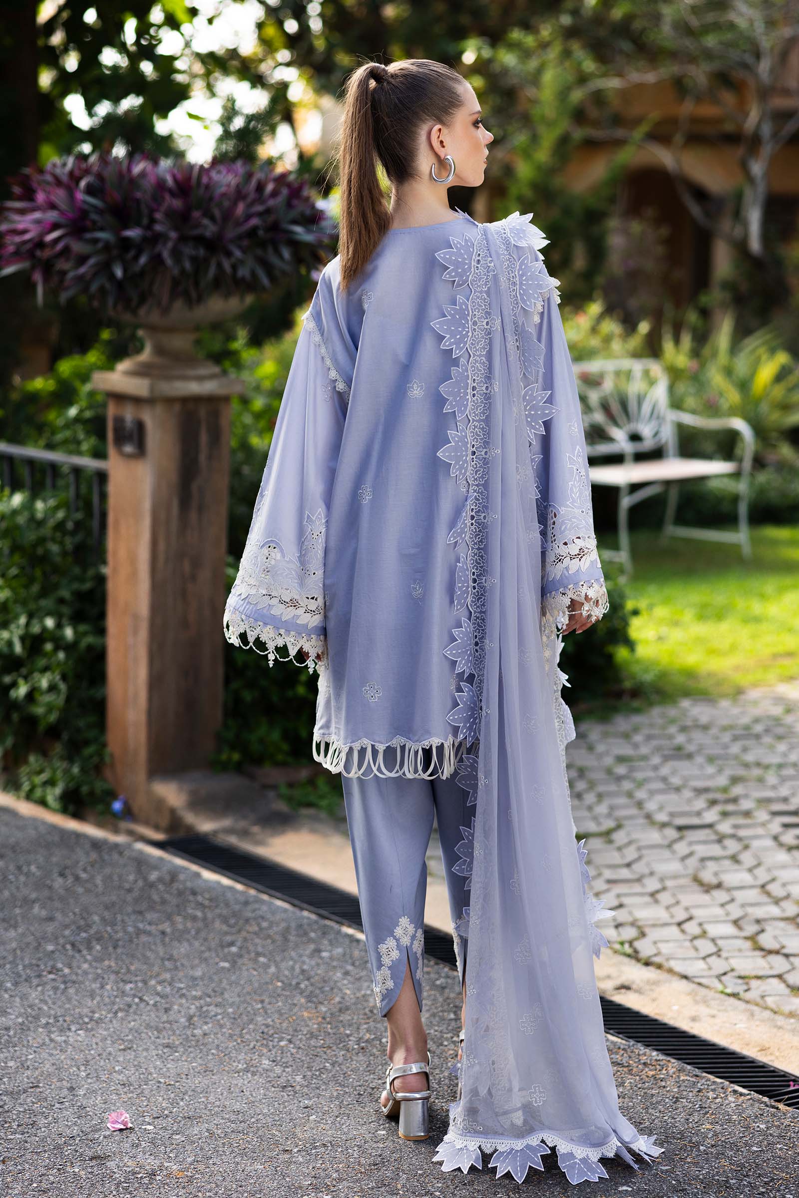 Embroidered Lawn Fabric (3Pcs) - Image 9