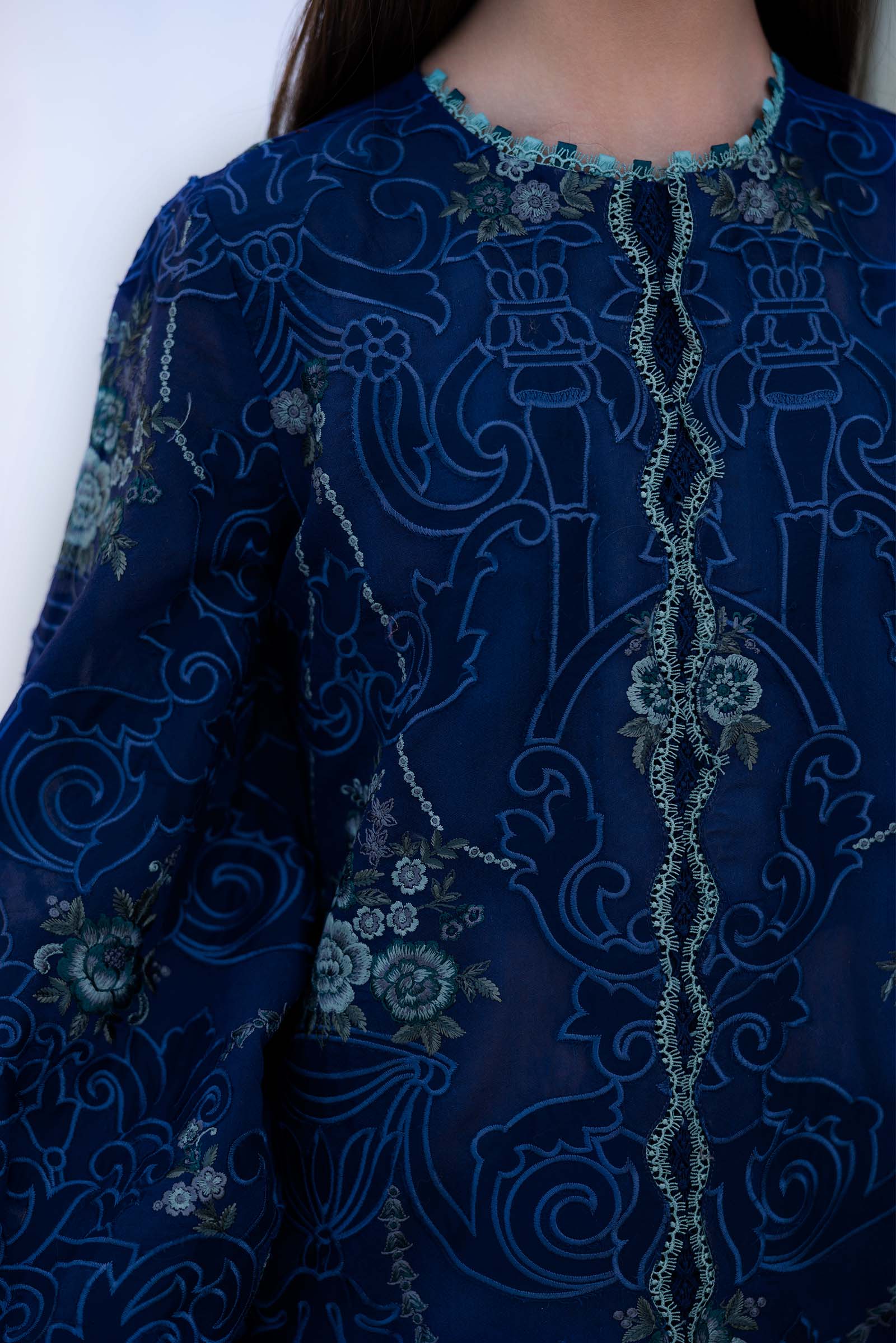 Embroidered Lawn Fabric (3Pcs) - Image 5