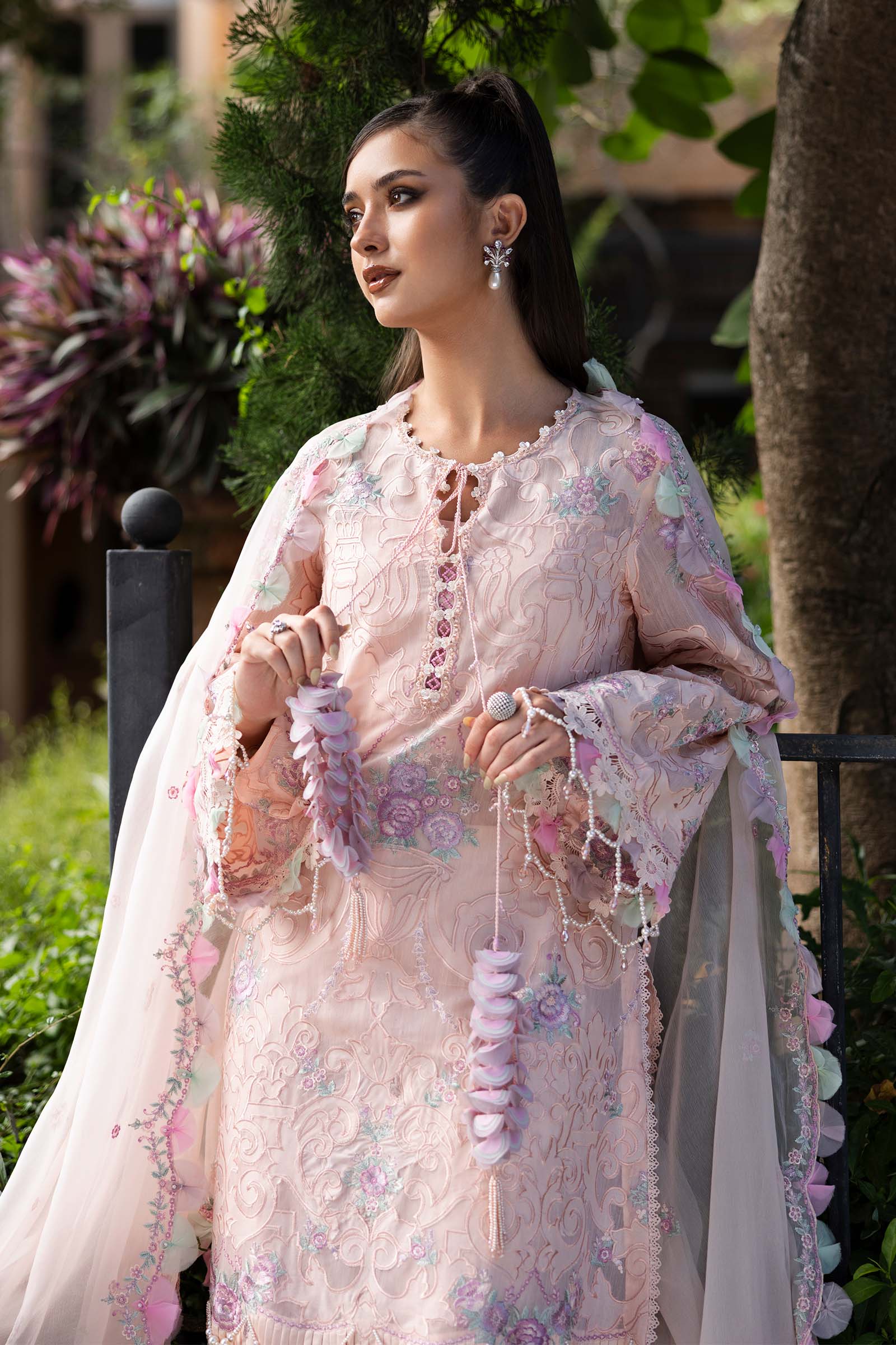Embroidered Lawn Fabric (3Pcs) - Image 2