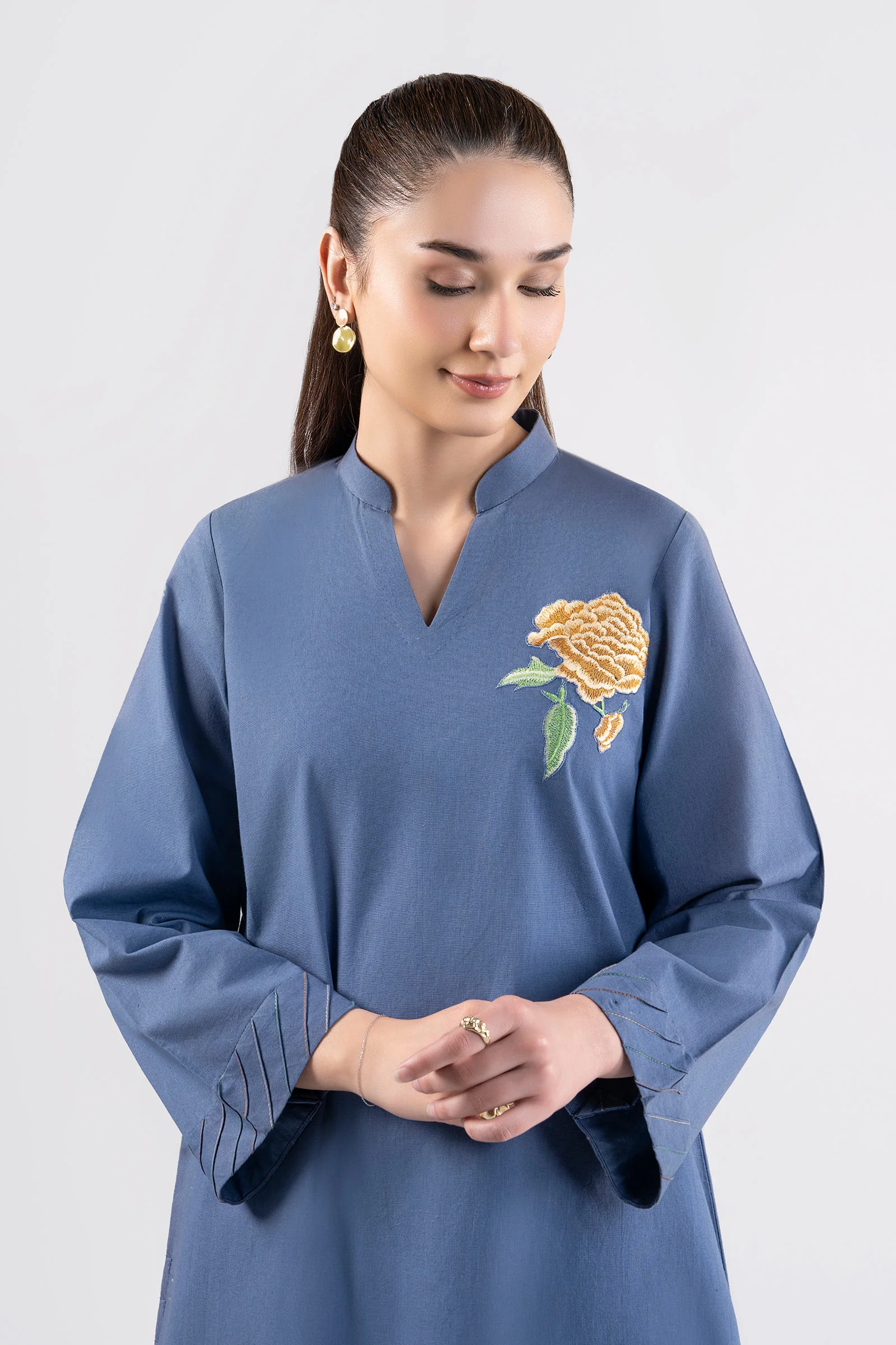2 Pc Embroidered Linen Suit - Image 2