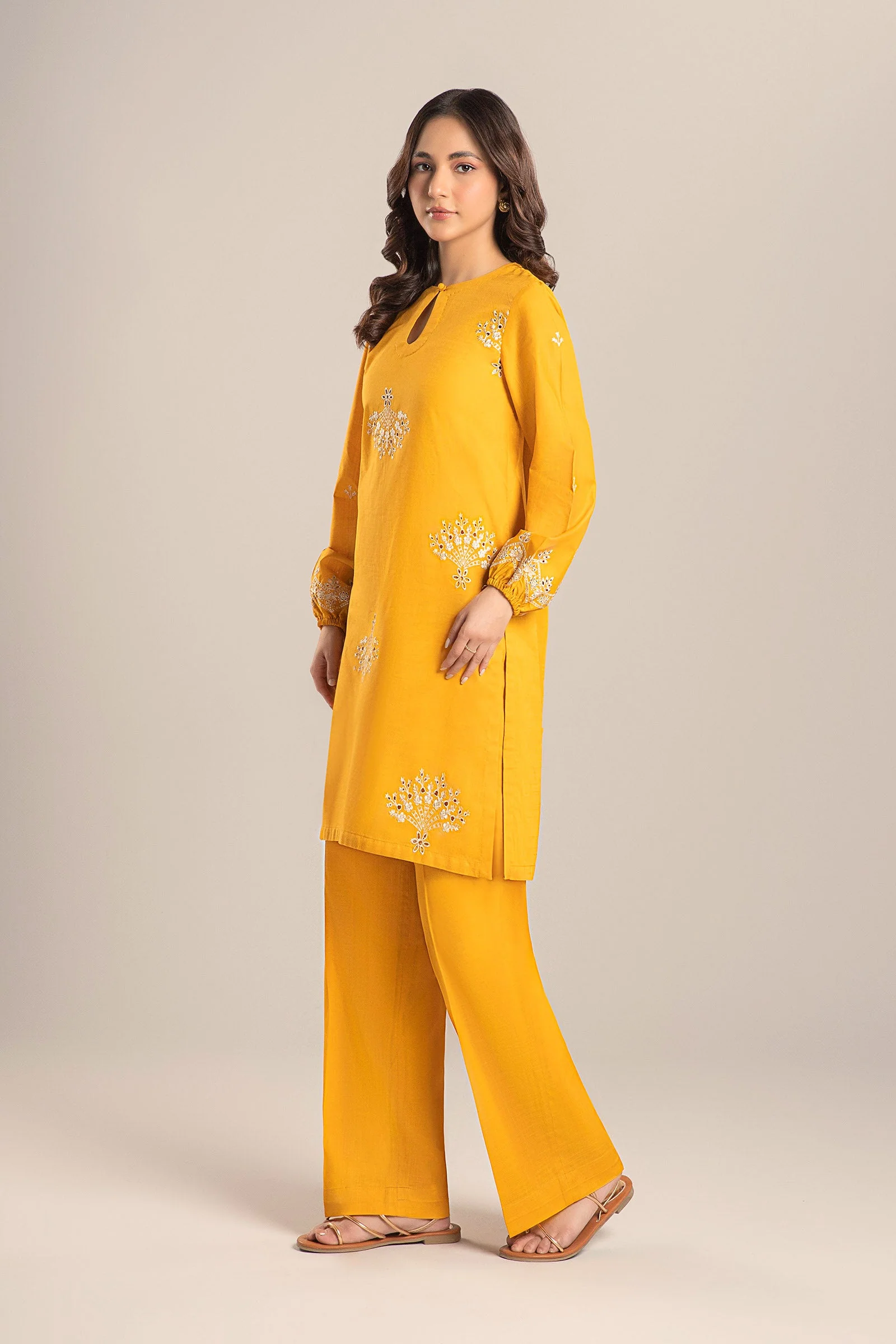 2 Pc Embroidered Crosshatch Lawn Suit - Image 5