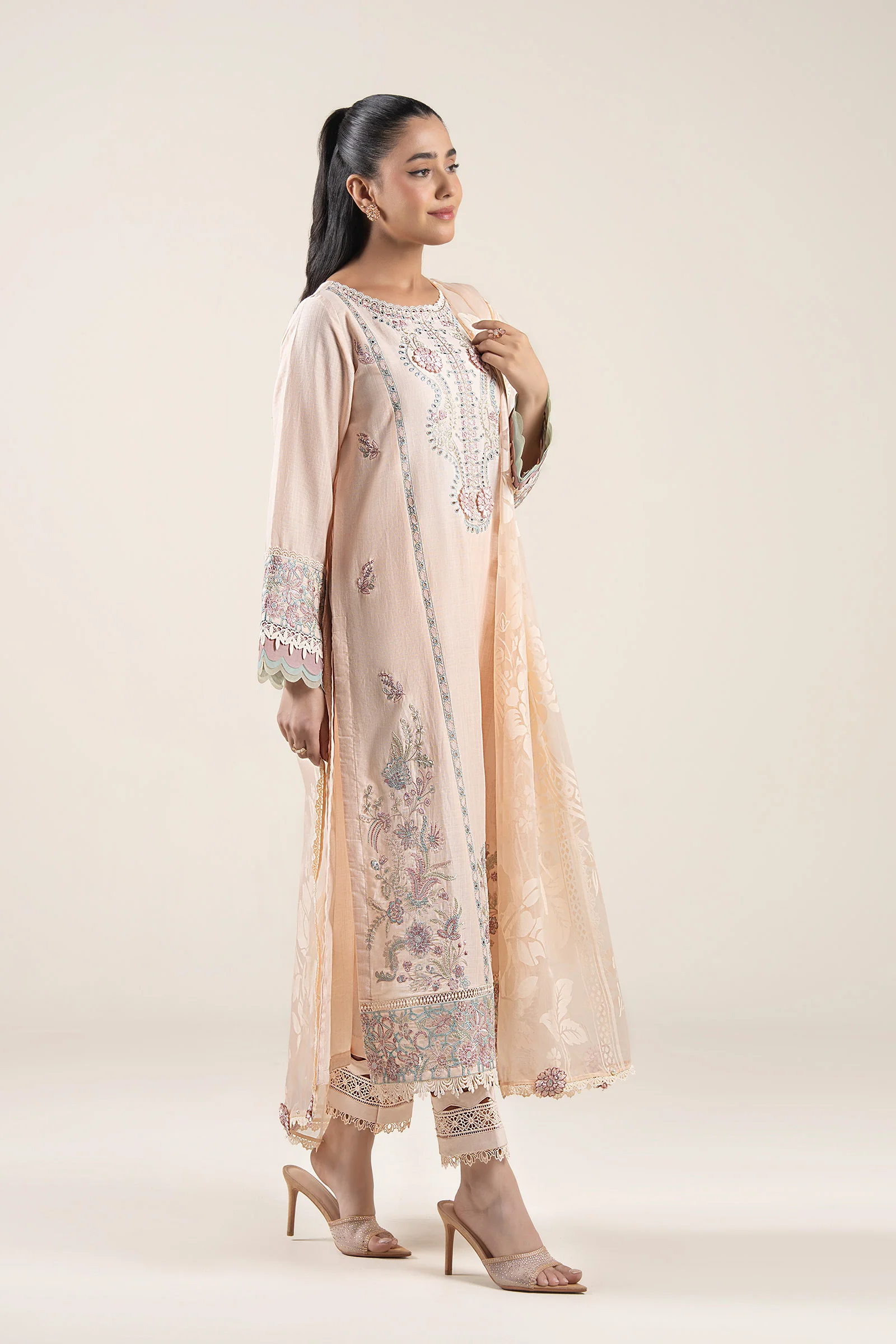 3 Pc Embroidered Slub Lawn Suit - Image 6