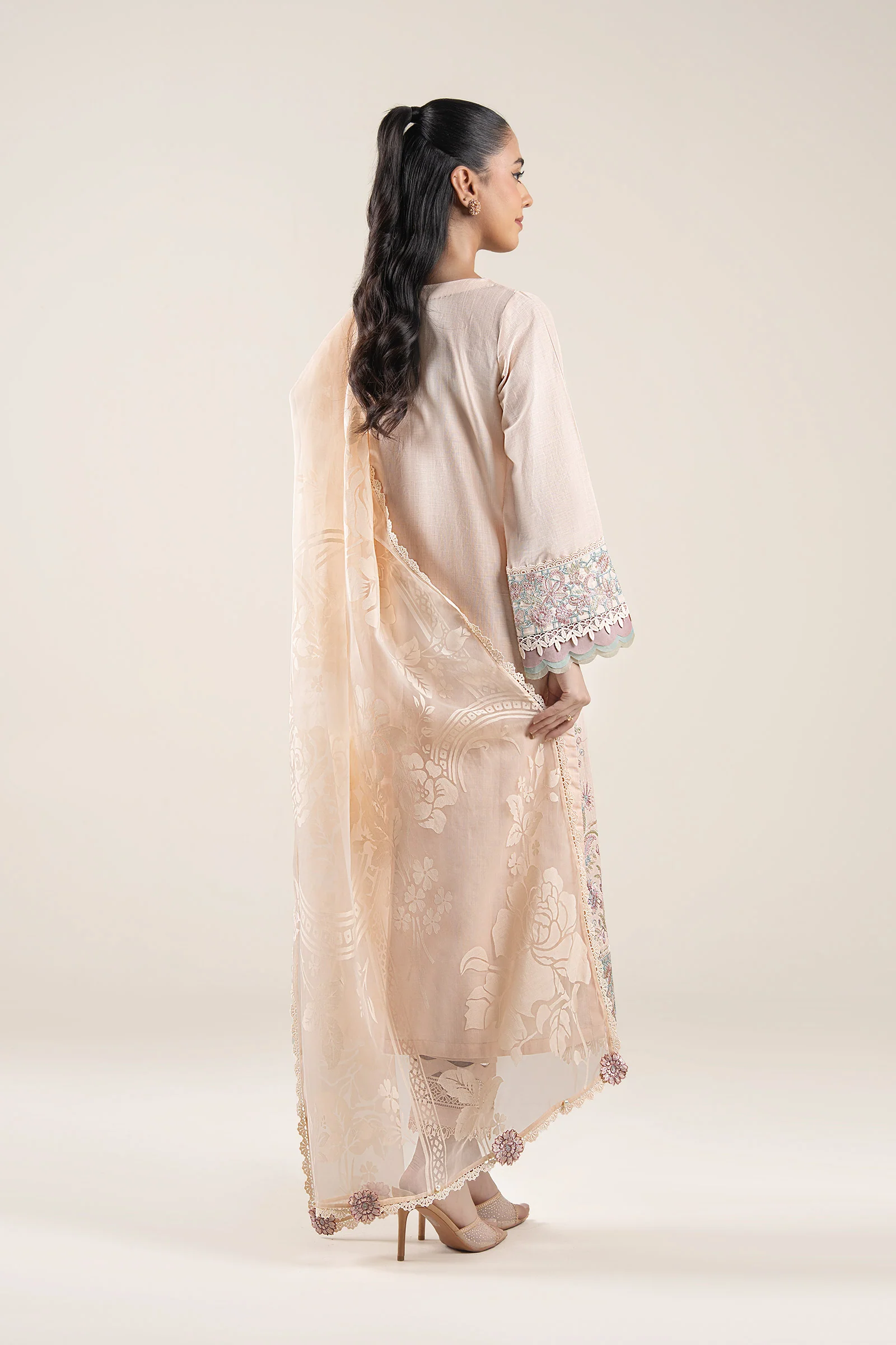 3 Pc Embroidered Slub Lawn Suit - Image 7