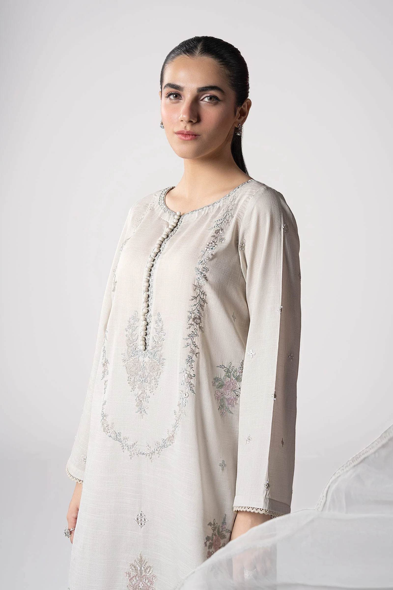 3 Pc Embroidered Slub Lawn Suit - Image 2