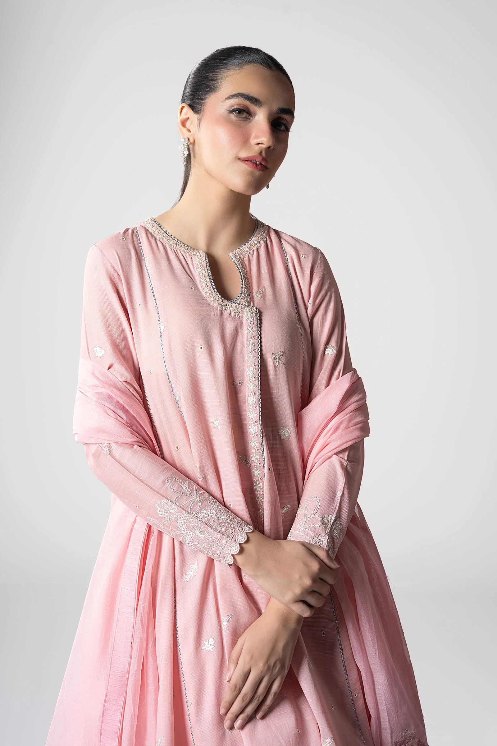3 Pc Embroidered Slub Lawn Suit - Image 2