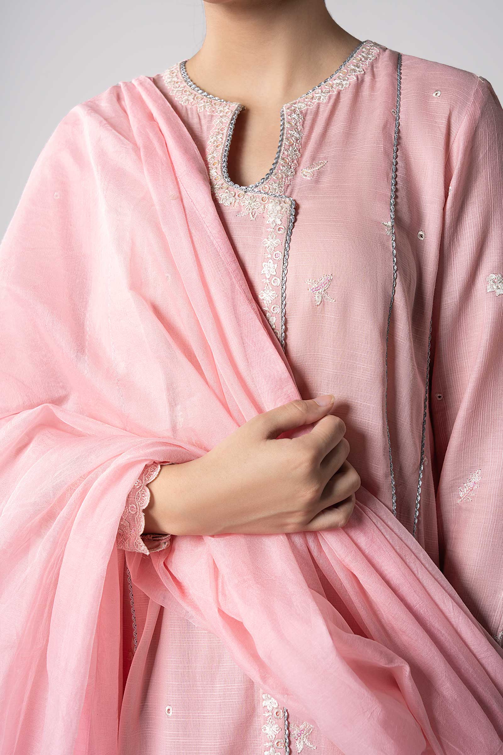 3 Pc Embroidered Slub Lawn Suit - Image 4
