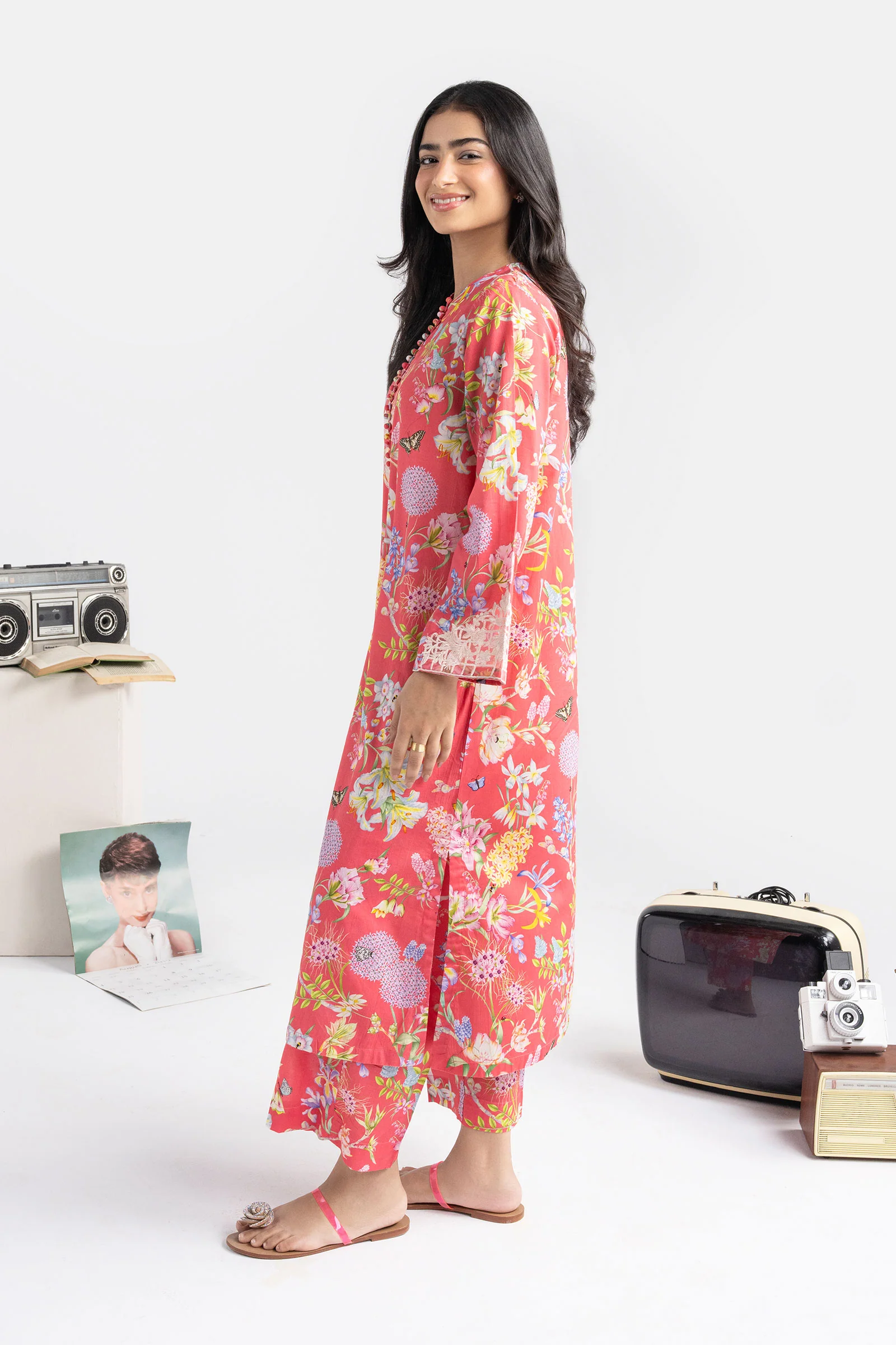 2 Pc Embroidered Slub Lawn Suit - Image 5