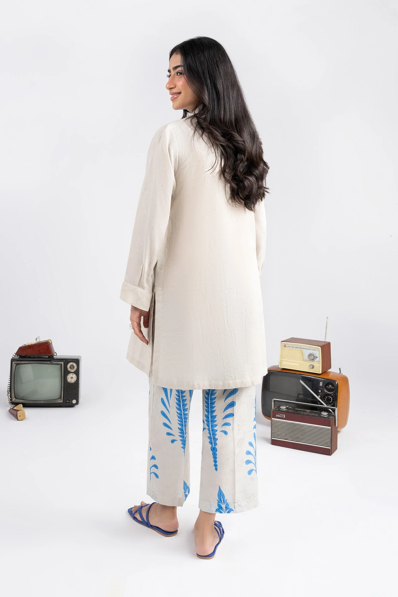 2 Pc Embroidered Dobby Viscose Suit - Image 7