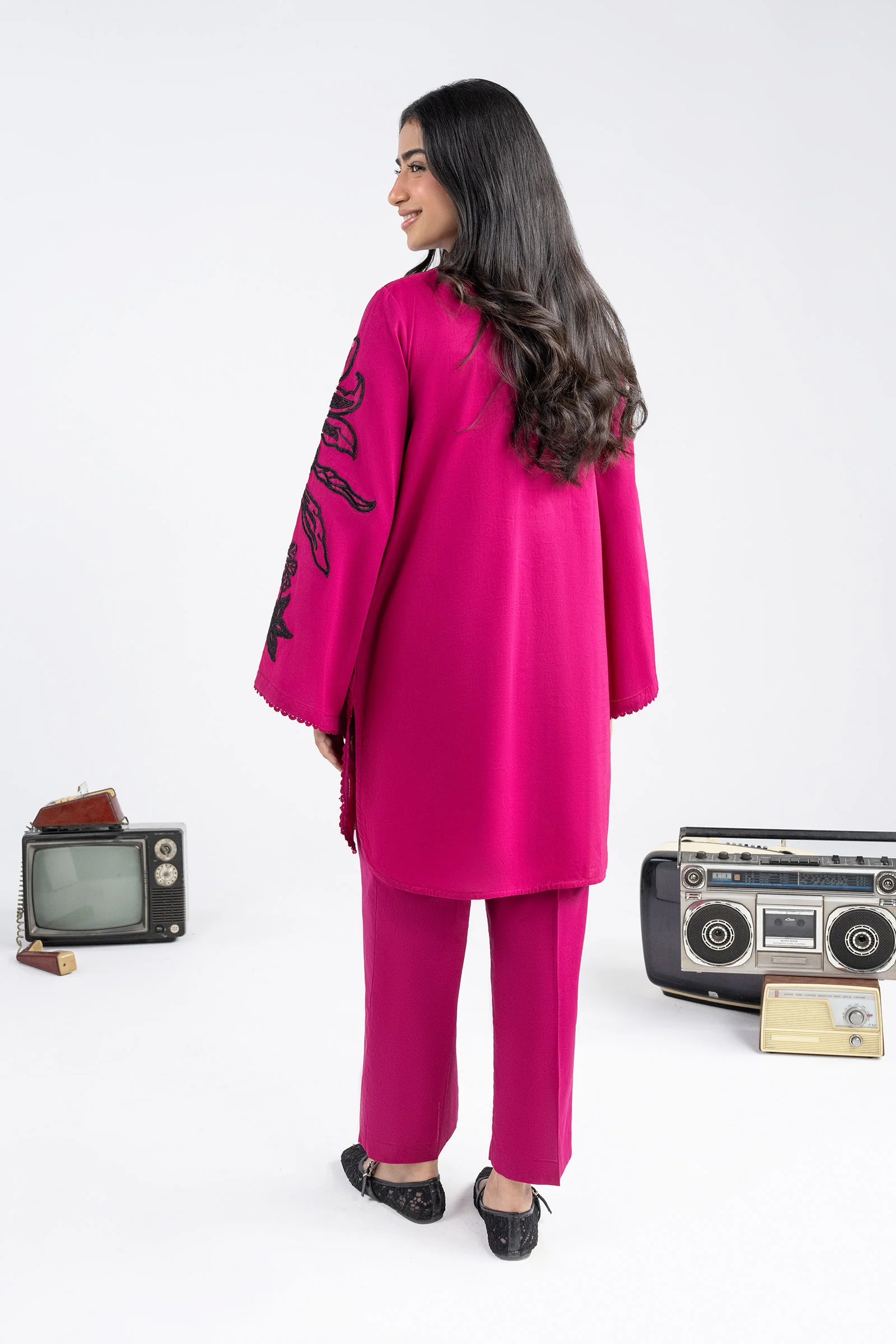 2 Pc Embroidered Crosshatch Lawn Suit - Image 5