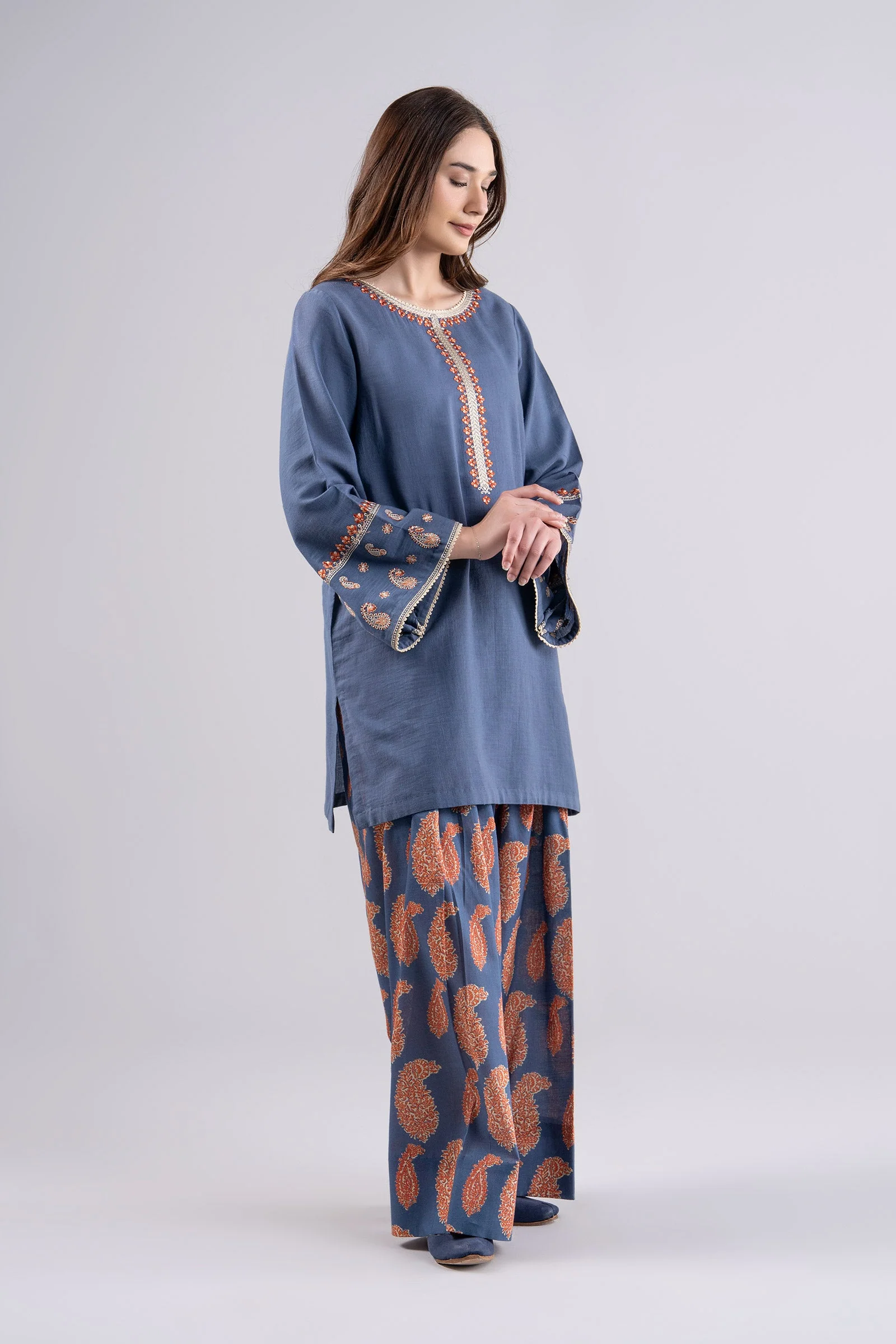 2 Pc Embroidered Slub Lawn Suit - Image 3