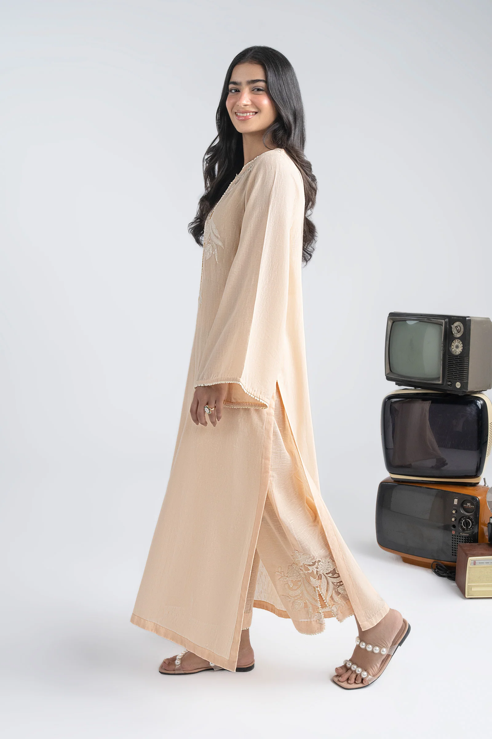 2 Pc Embroidered Karandi Suit - Image 6