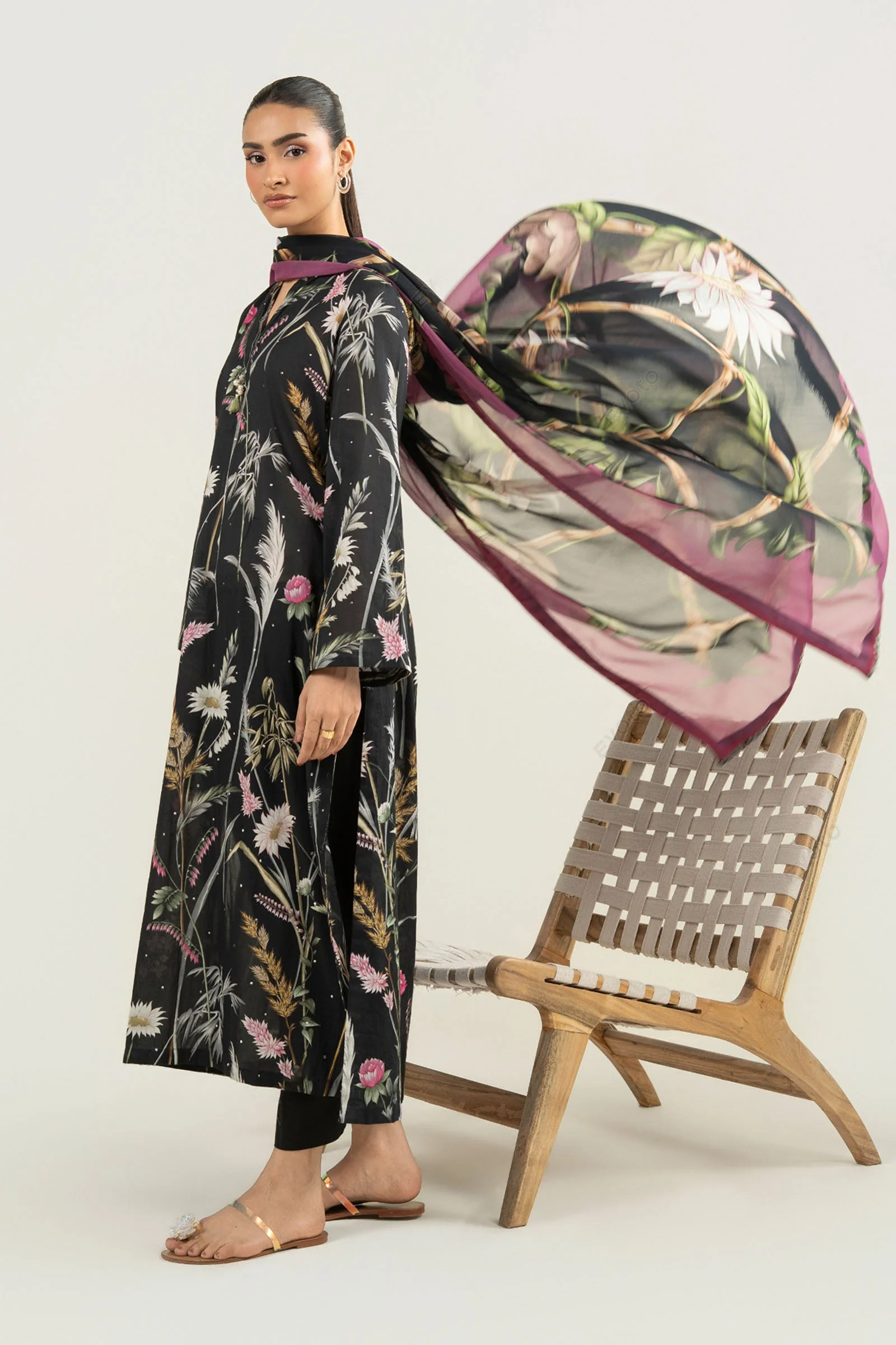 2 Pc Embroidered Lawn Suit - Image 4