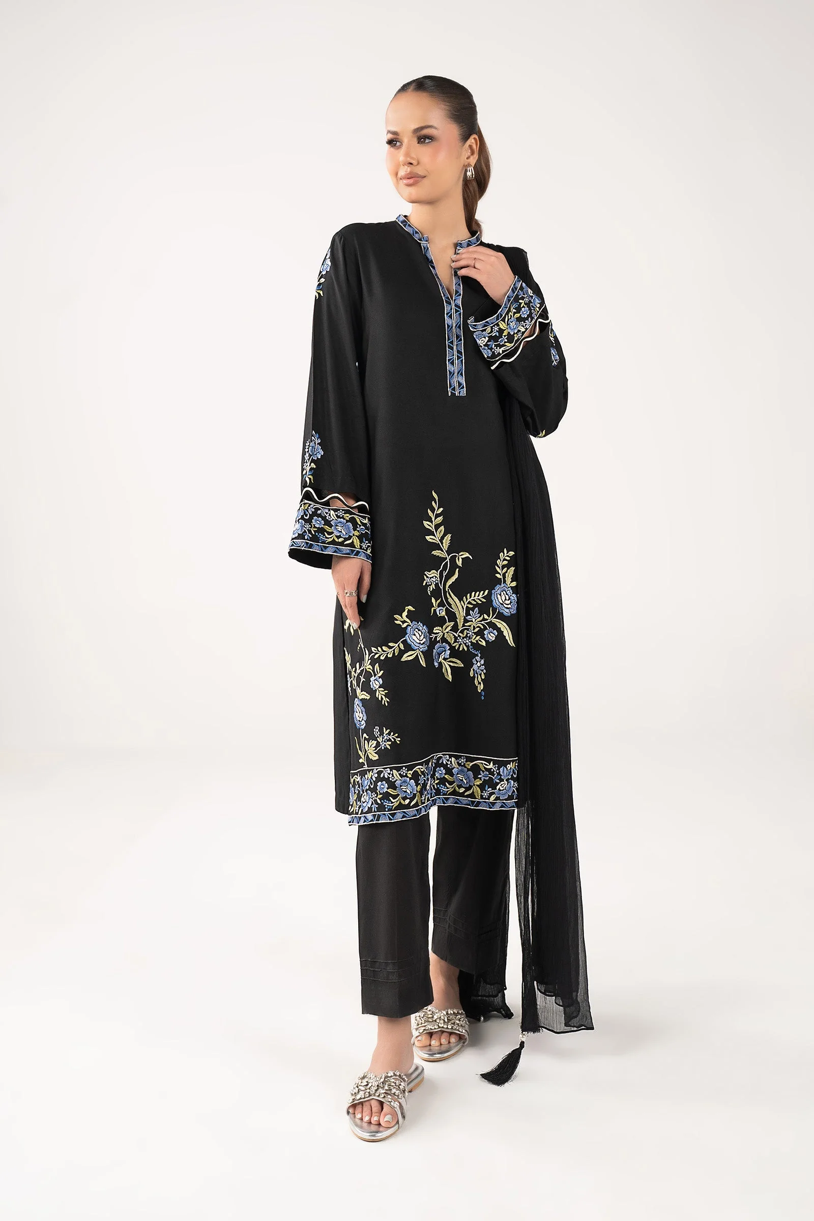 2 Pc Embroidered Arabic Lawn Suit